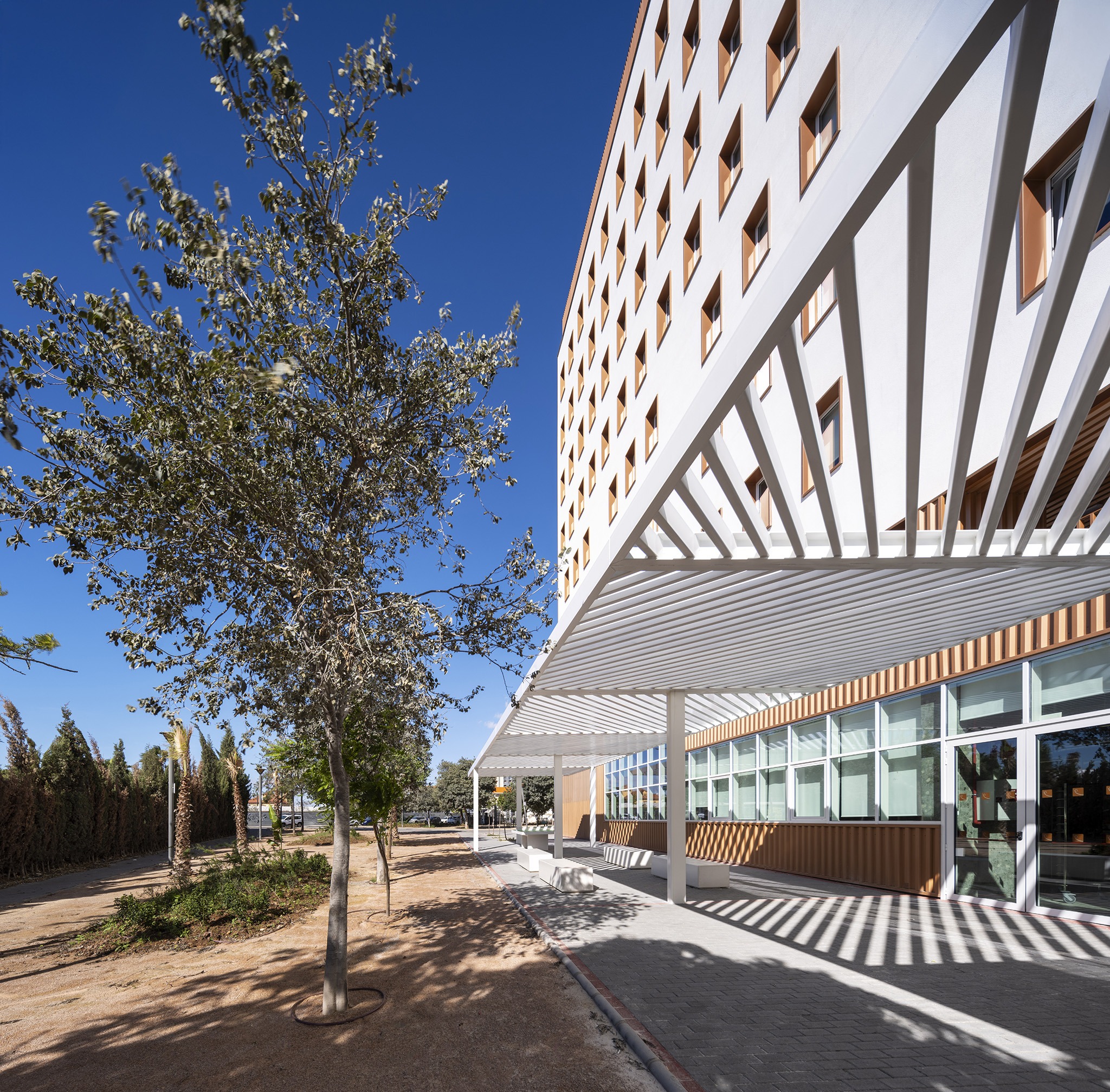 Student residence in Burjassot by Martín Lejarraga Oficina de Arquitectura. Photograph by David Frutos.
