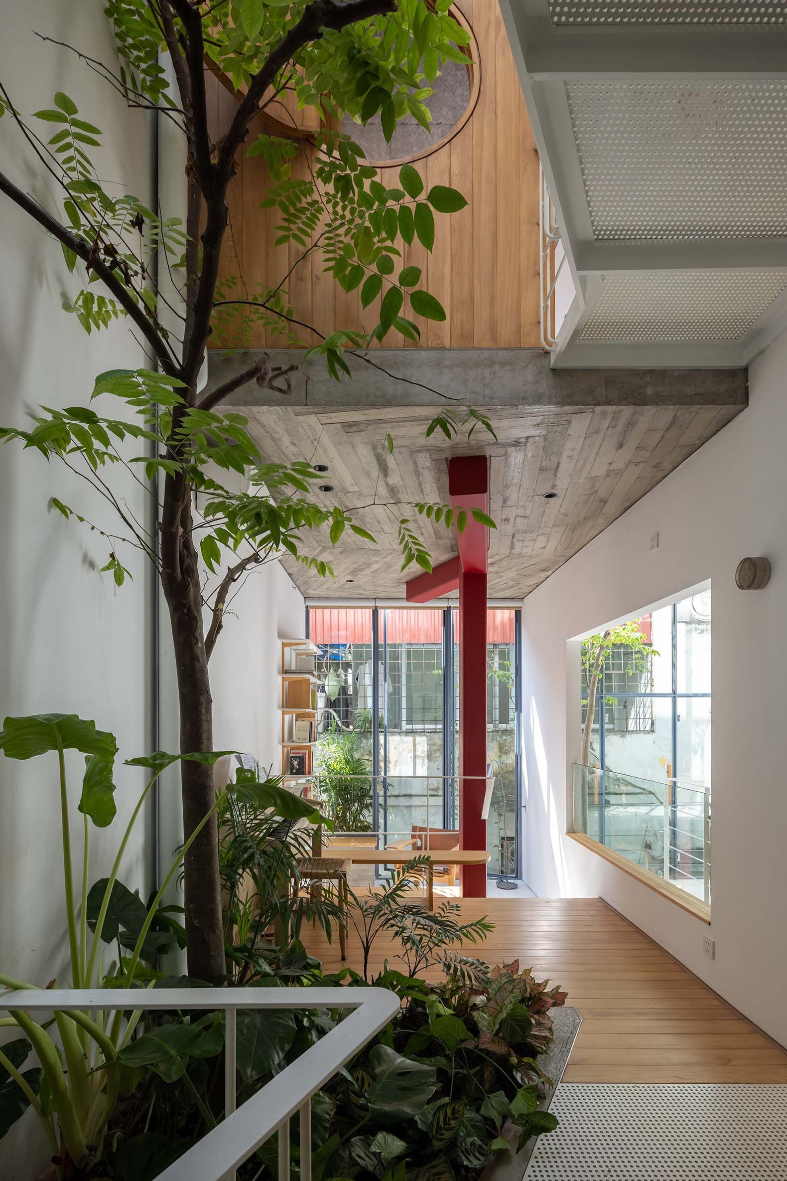 TH+ house by ODDO architects. Photograph by Hoang Le photography. 