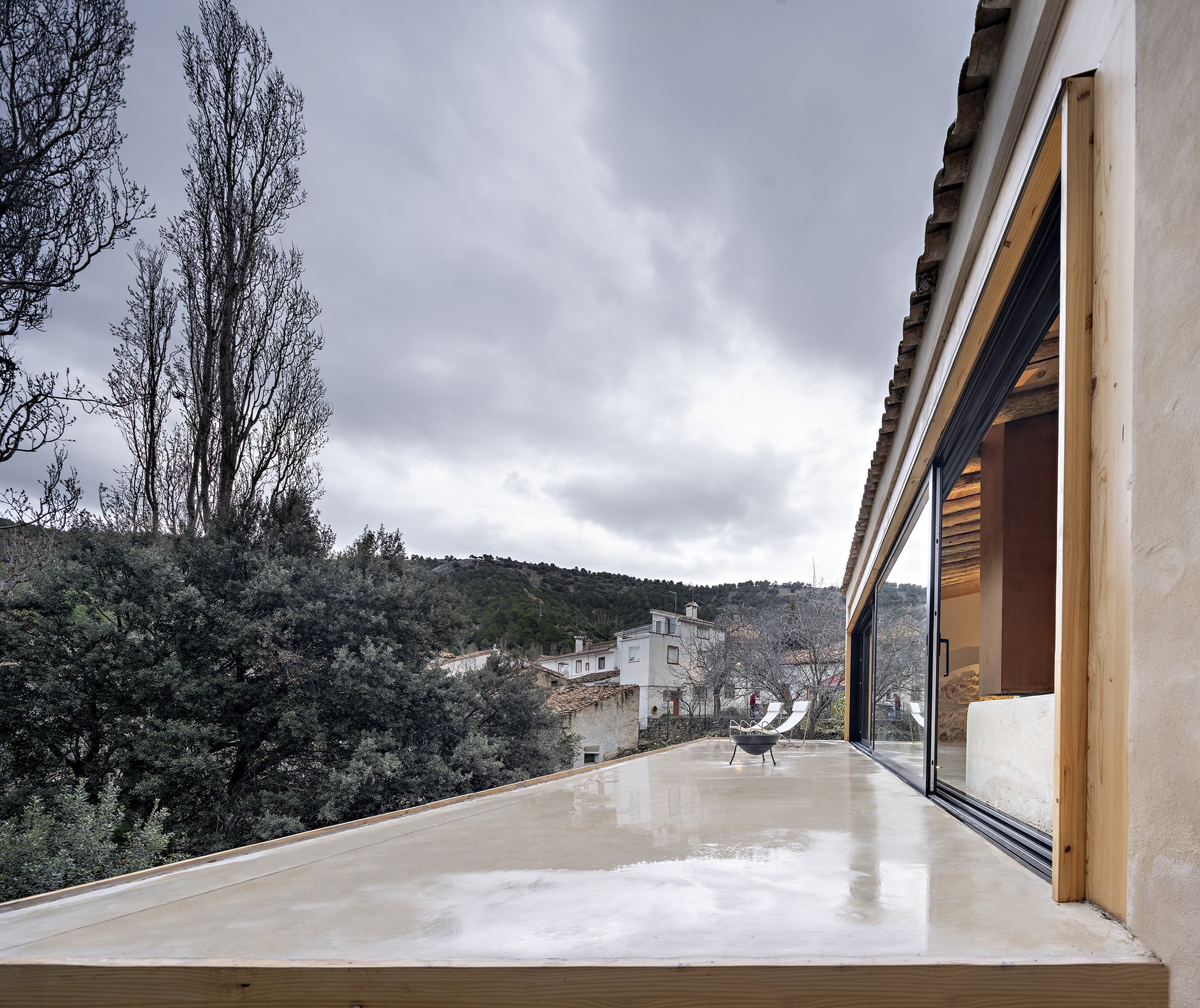 Refugio experimental por SANTZO arquitectos. Fotografía por Javier Callejas Sevilla.