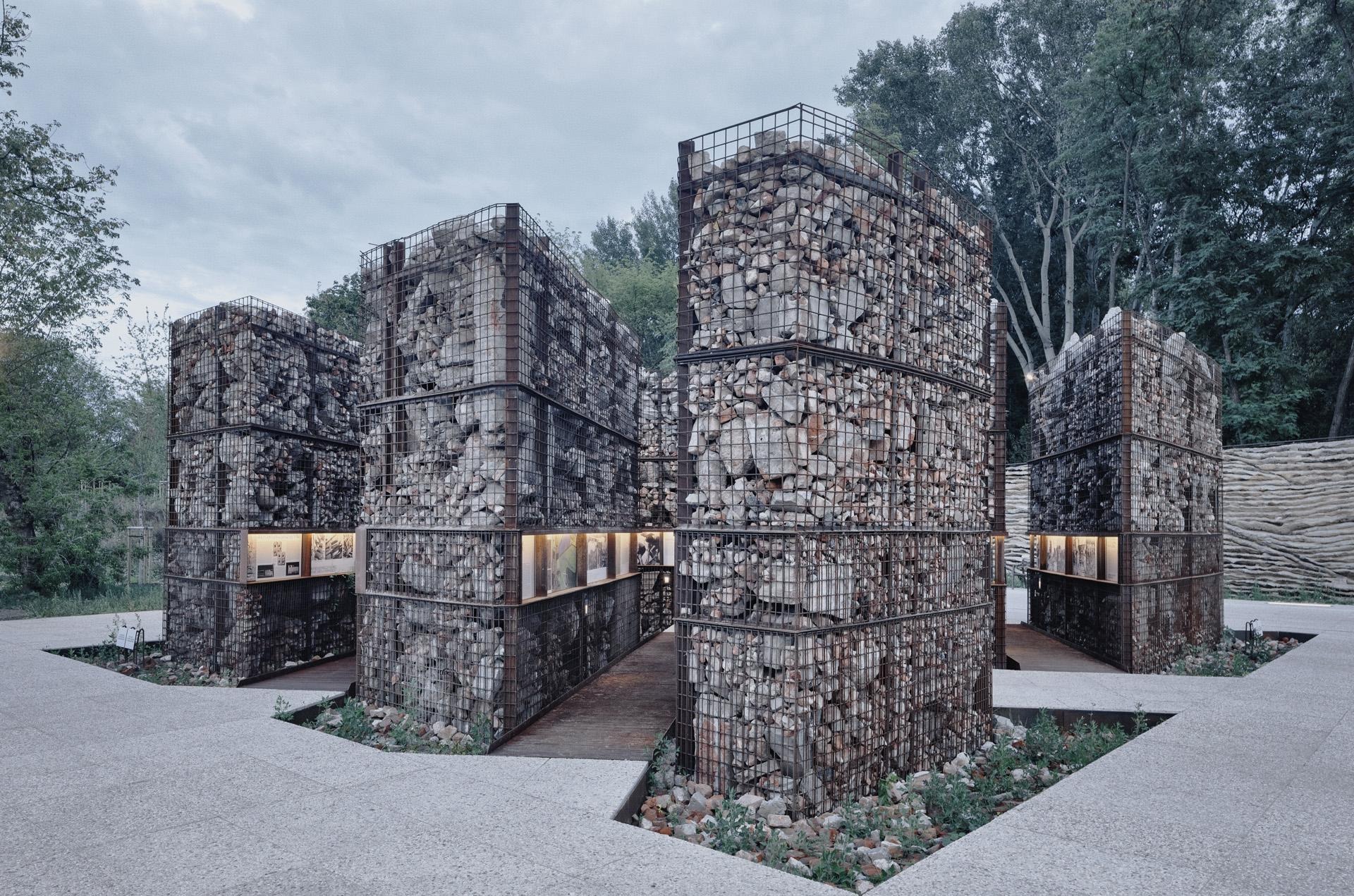 Warsaw Uprising Mound Park by Archigrest + TopoScape. Photograph by Michał Szlaga