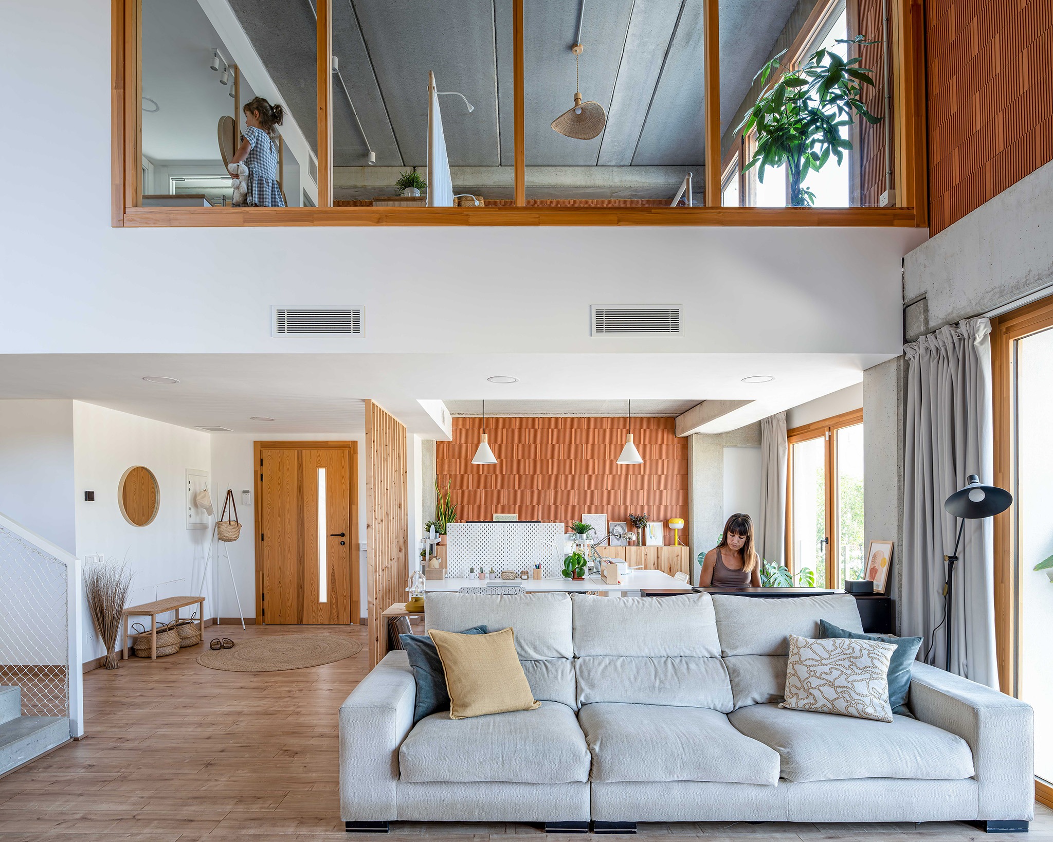 Casa Arlo por Luis Royon Barea + Andreu Arévalo Llàcer. Fotografía por Lluís Bort