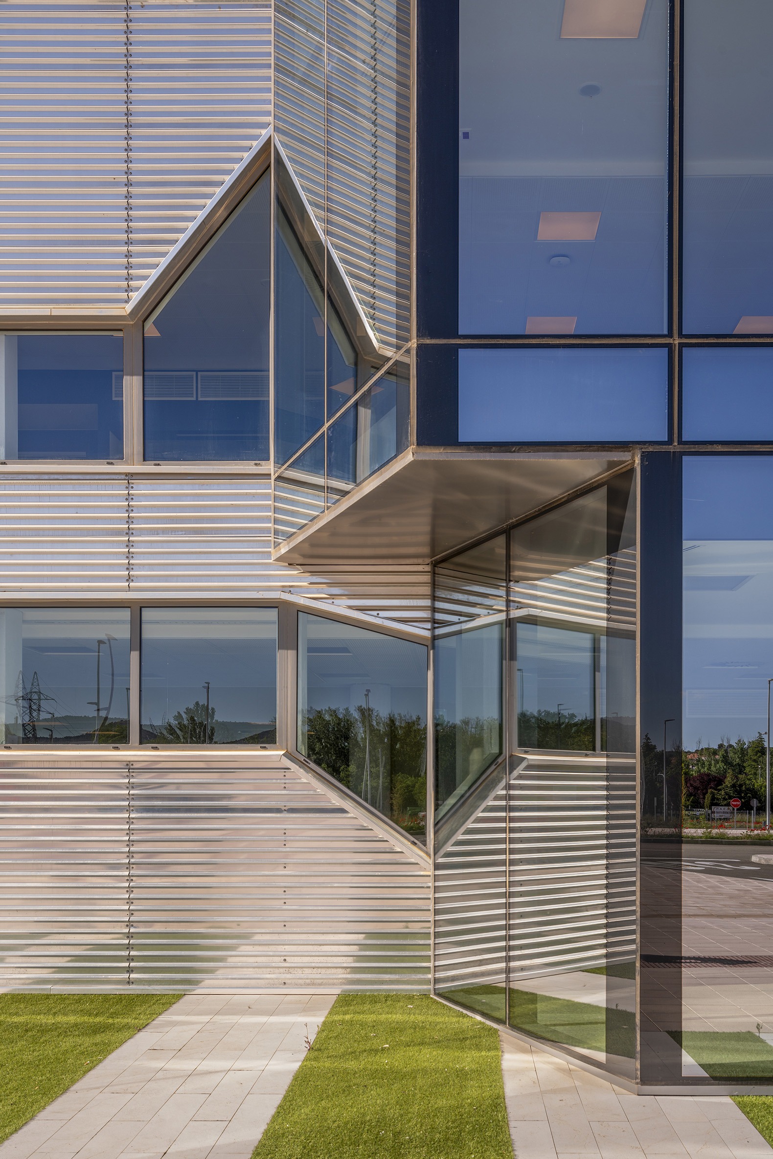 Nuevo Hospital Universitario de Cuenca por Gádor de Carvajal, Juan Casariego, Fernando Cruz. Fotografía por Luis Asín.