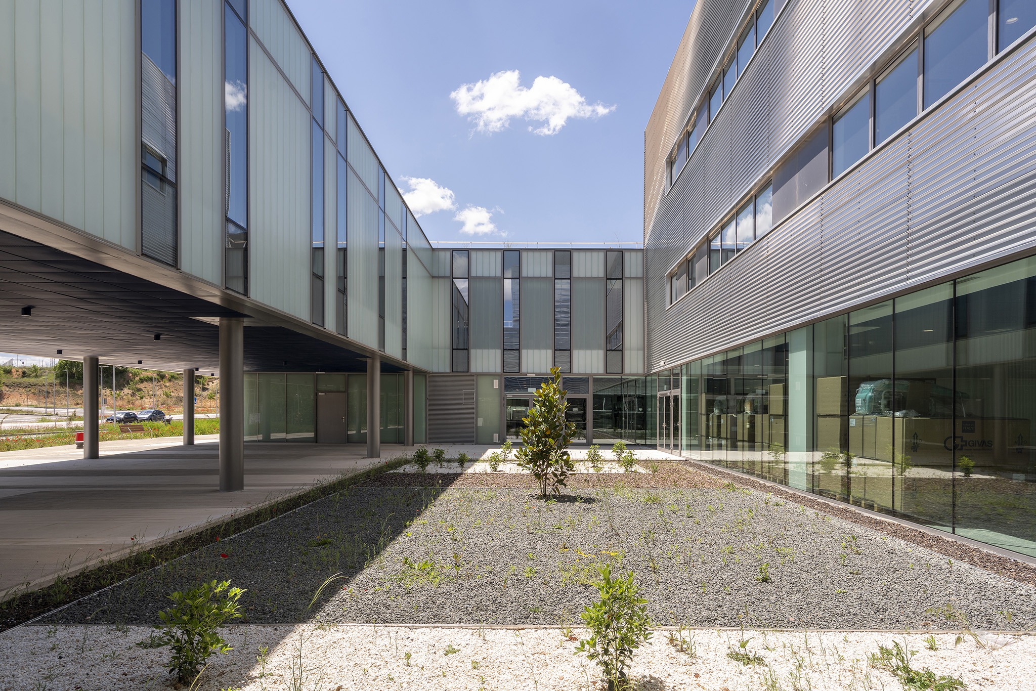 Nuevo Hospital Universitario de Cuenca por Gádor de Carvajal, Juan Casariego, Fernando Cruz. Fotografía por Luis Asín.