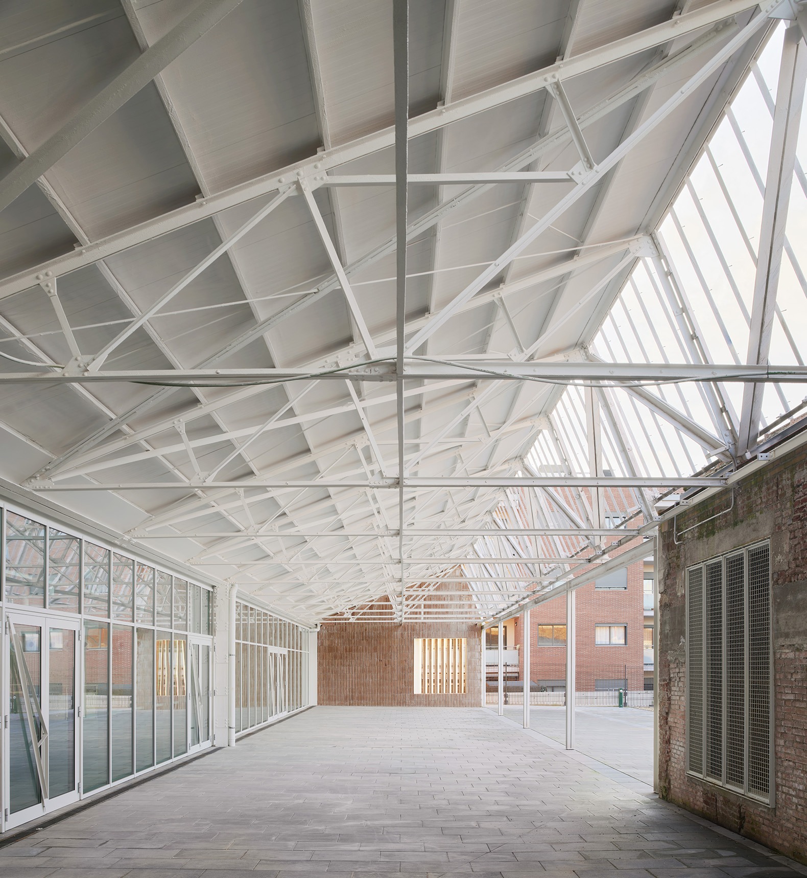 Multifunctional equipment for Can Comadran by Mestres Wåge Arquitectes. Photograph by José Hevia.