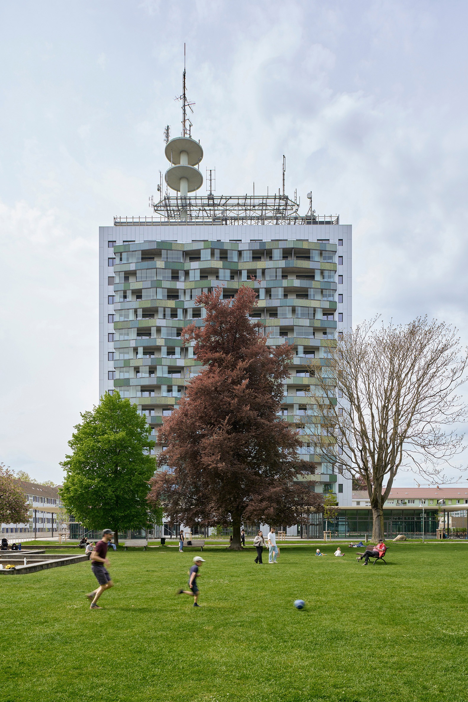 Torre Telekom por Sauerbruch Hutton. Fotografía por Helmuth Scham BFF.