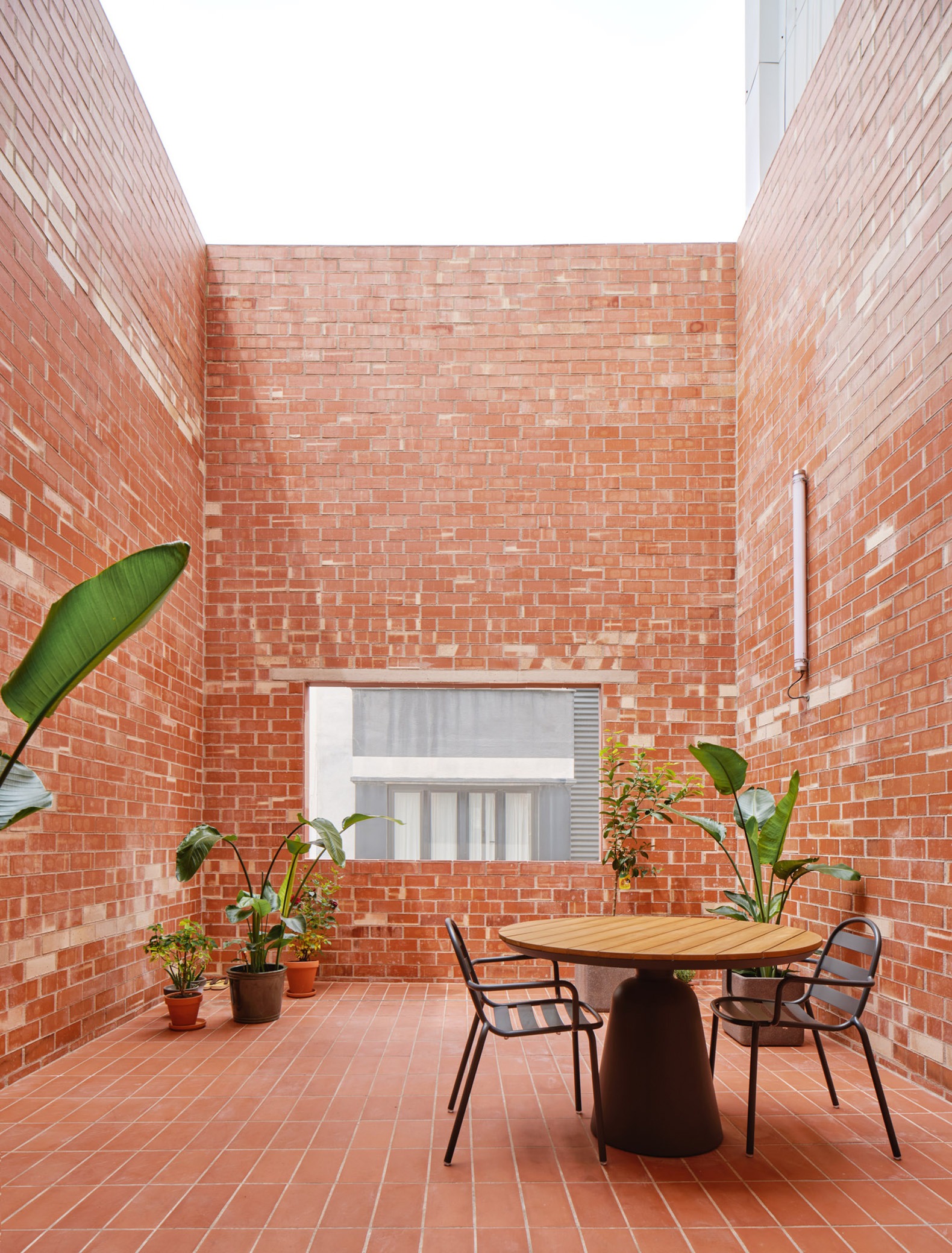 Casa PR21 por Alventosa Morell + Pàmies Arquitectura. Fotografía por José Hevia.