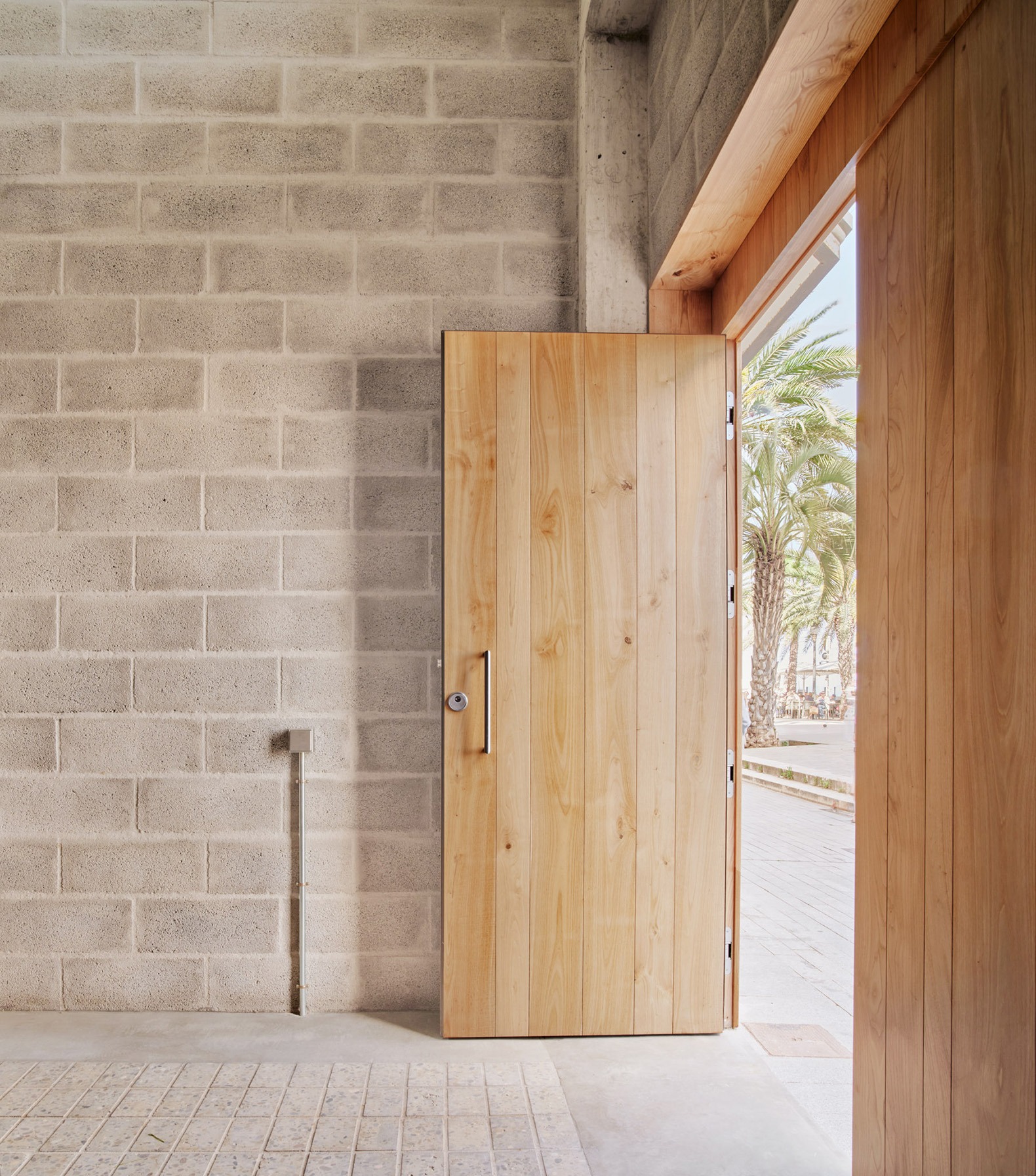 Casa PR21 por Alventosa Morell + Pàmies Arquitectura. Fotografía por José Hevia.