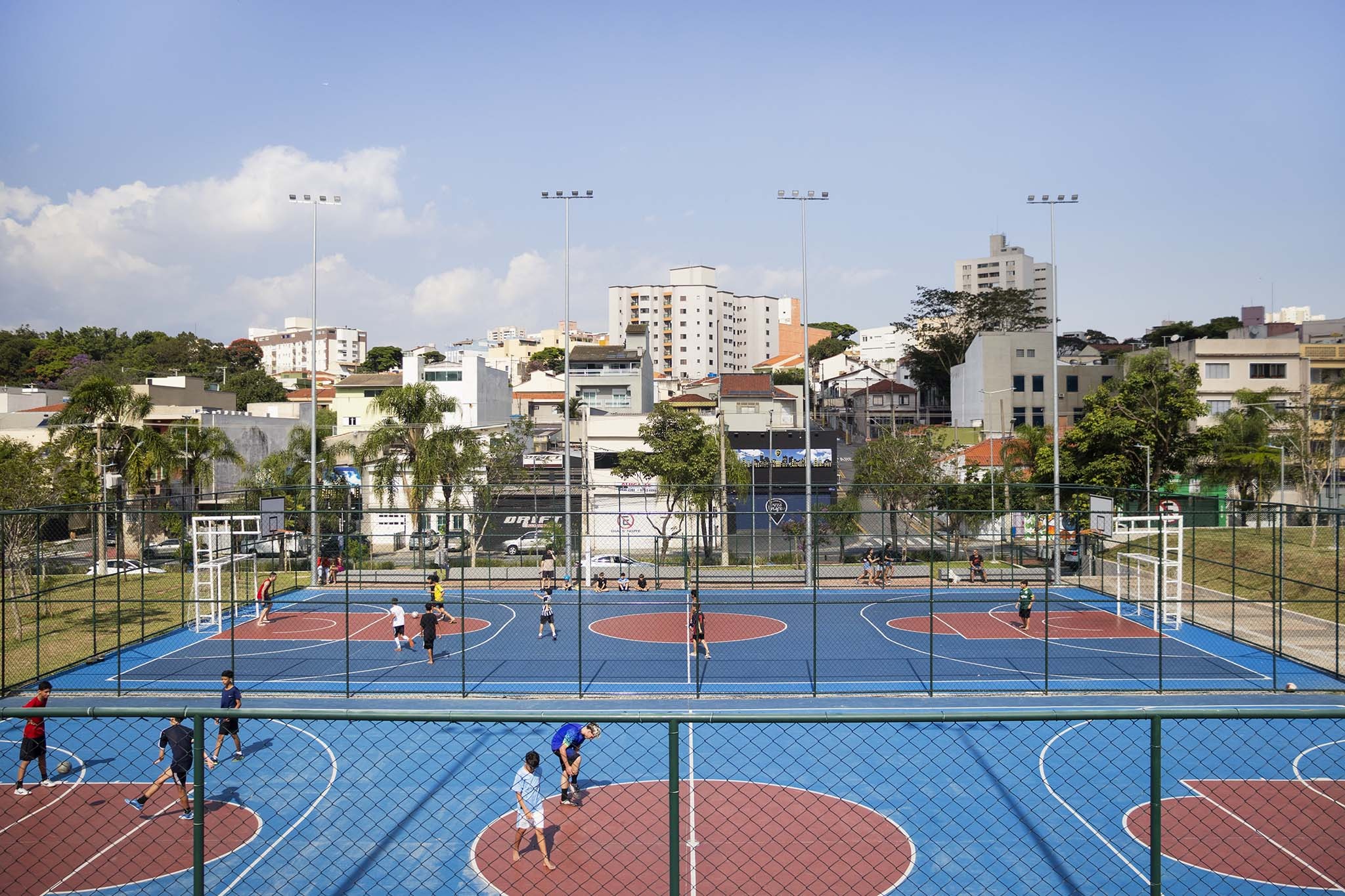 Parque Rey Pelé por Biselli Katchborian + Consoante Arquitetura e Integração. Fotografía por Studio Gui Uemura.