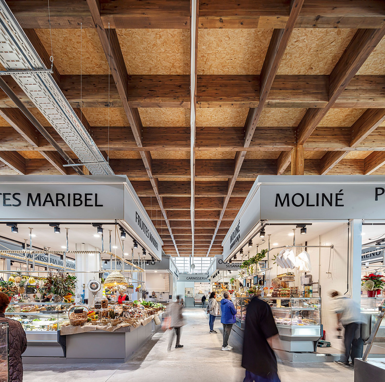 Mercado Provisional de Horta, por Ravetllat Arquitectura + Carles Enrich Studio. Fotografía por Adrià Goula y Carles Enrich. 