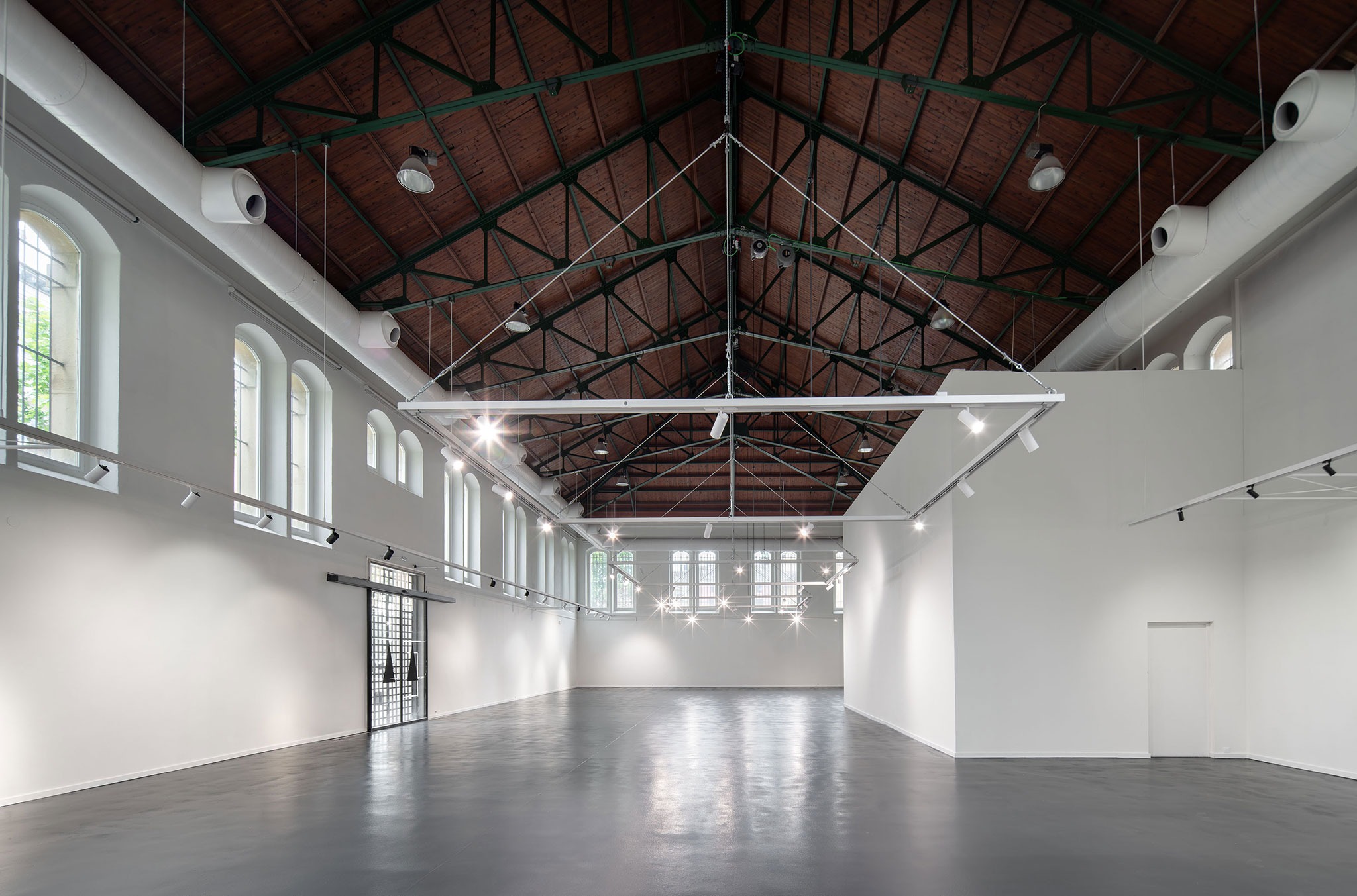 Reforma y digitalización Sala Amós Salvador por Sergio Rojo. Fotografía por Josema Cutillas.