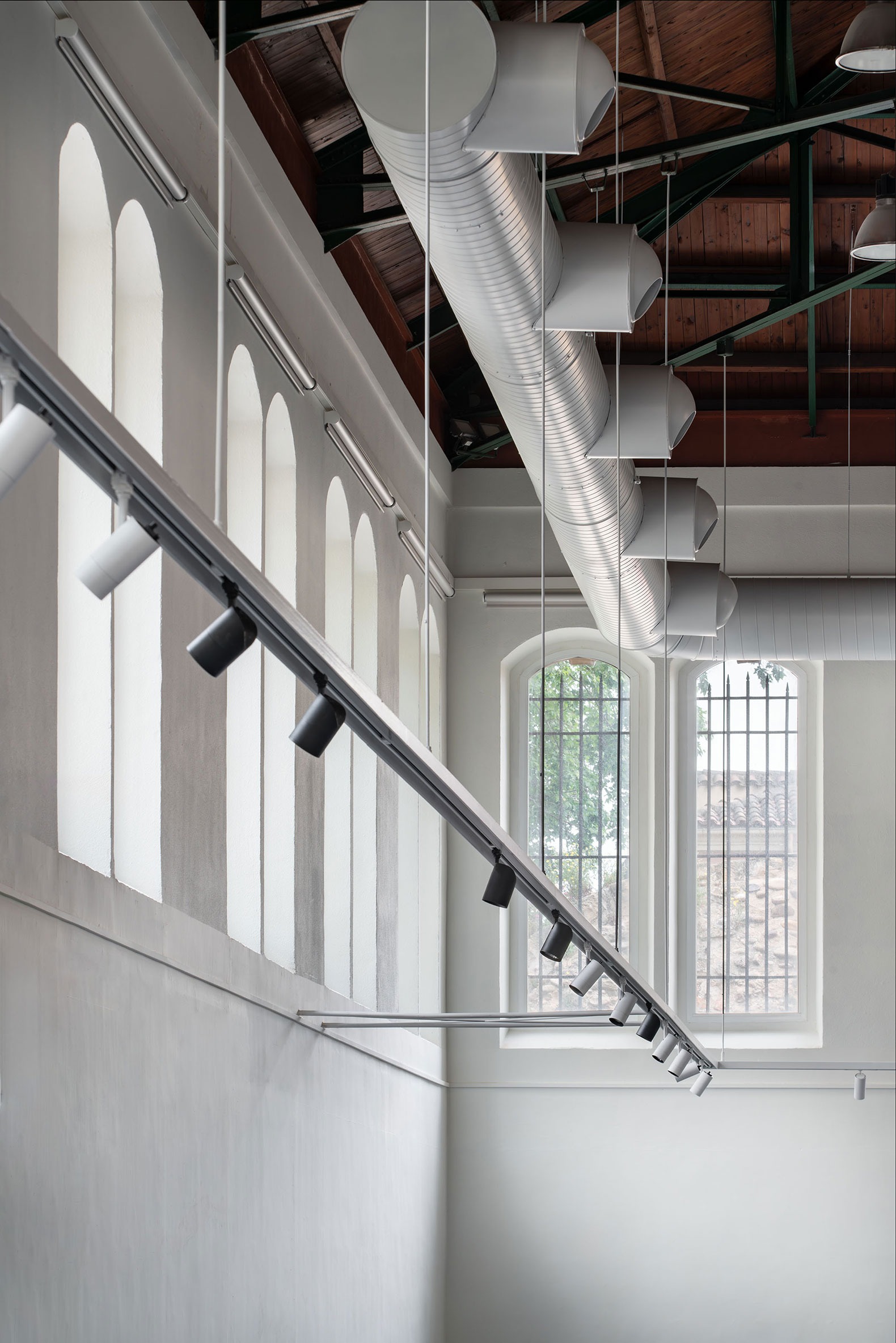 Reforma y digitalización Sala Amós Salvador por Sergio Rojo. Fotografía por Josema Cutillas.