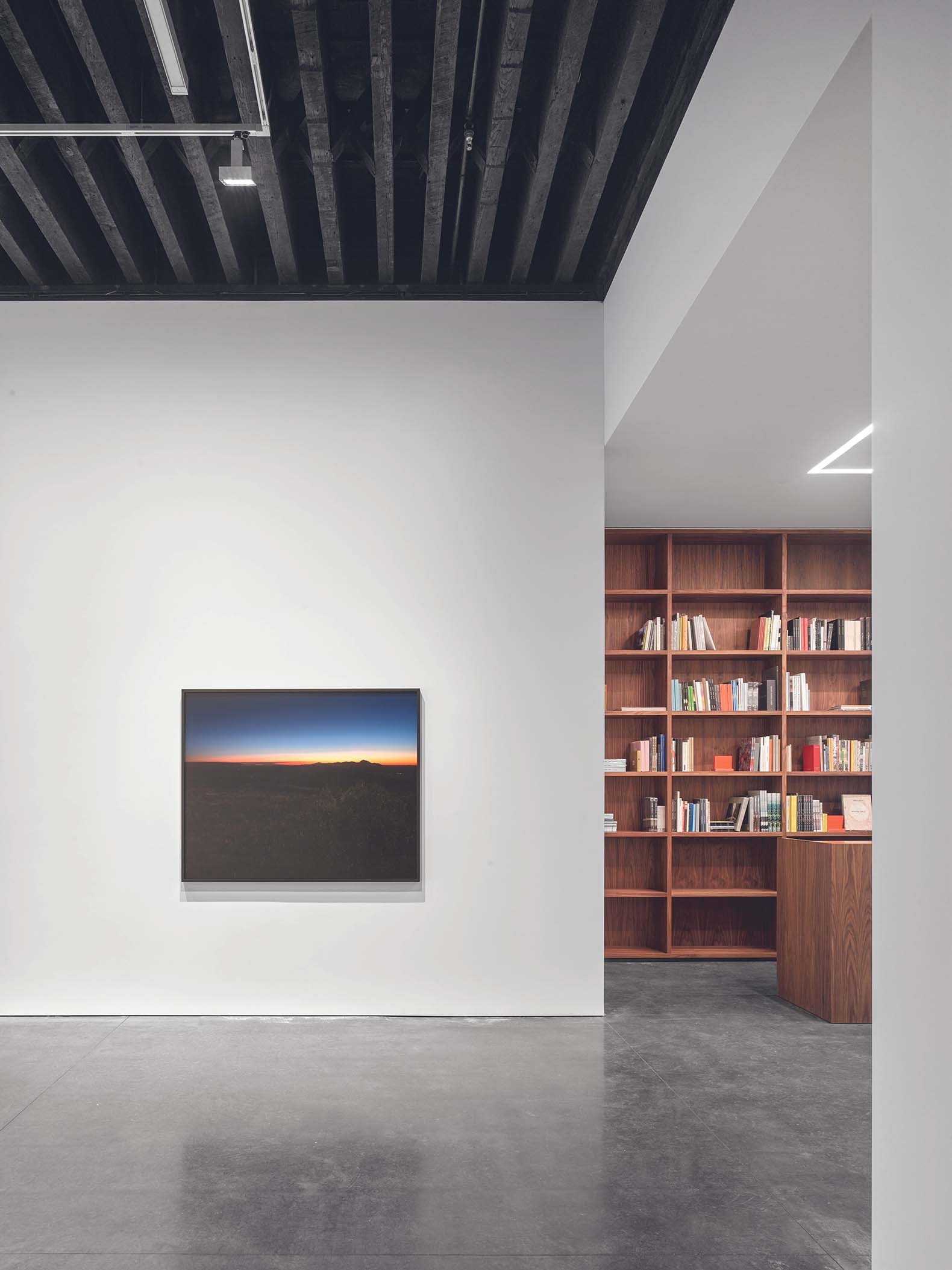 Galería Marian Goodman de studioMDA. Fotografía por Roland Halbe.