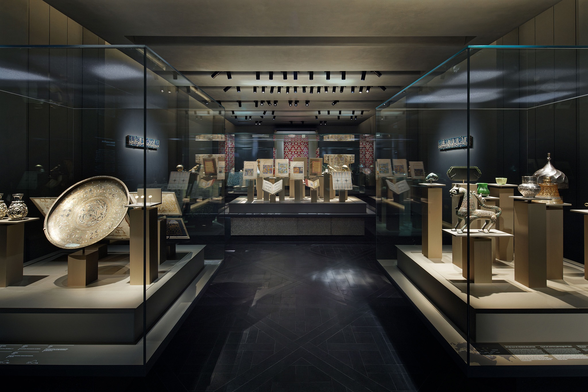 The Al Thani Collection at the Hôtel de la Marine. Photograph by Takuji Shimmura.