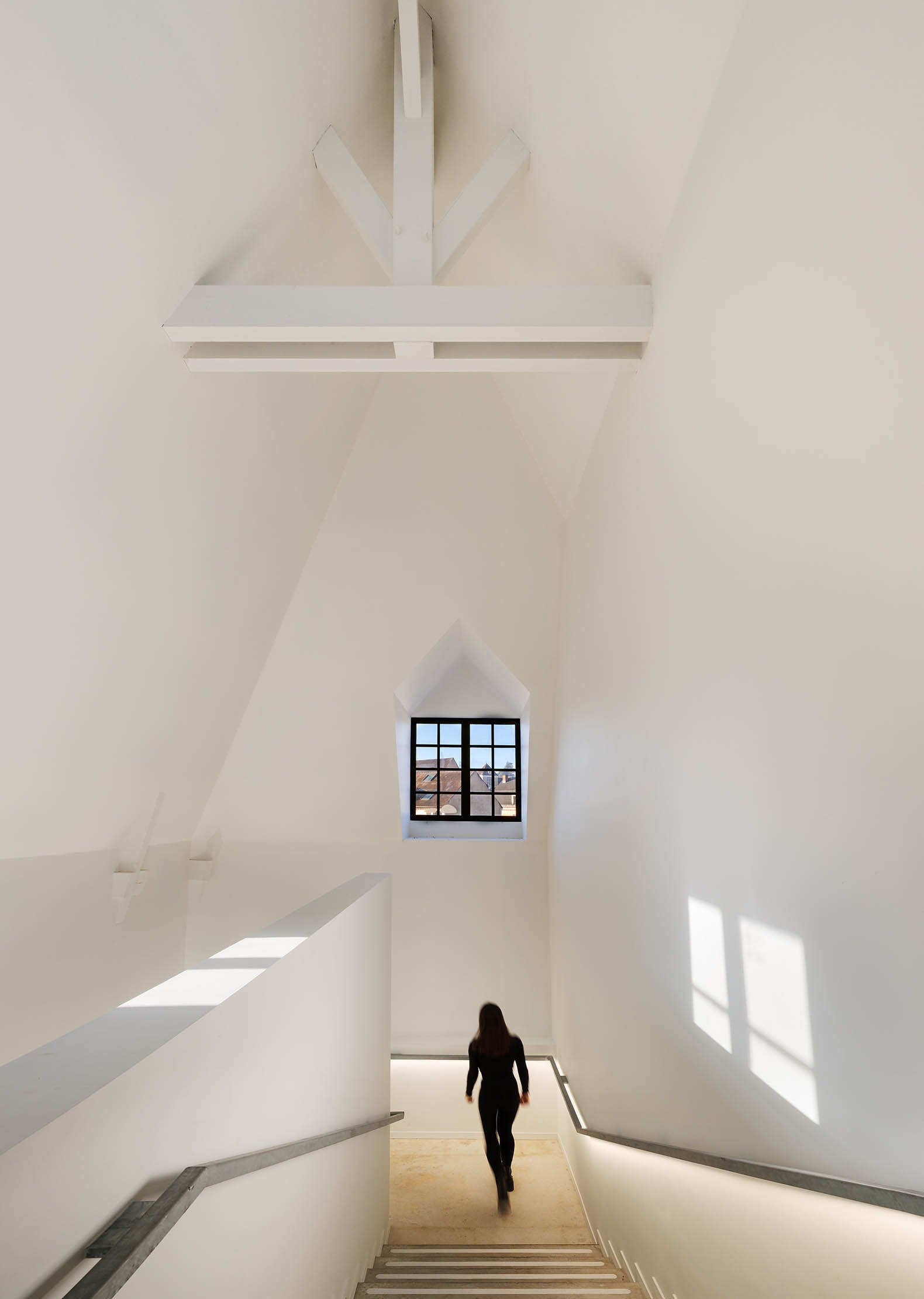 Mediateca y escuela de música por Dominique Coulon & associés. Fotografía por Eugeni Pons.
