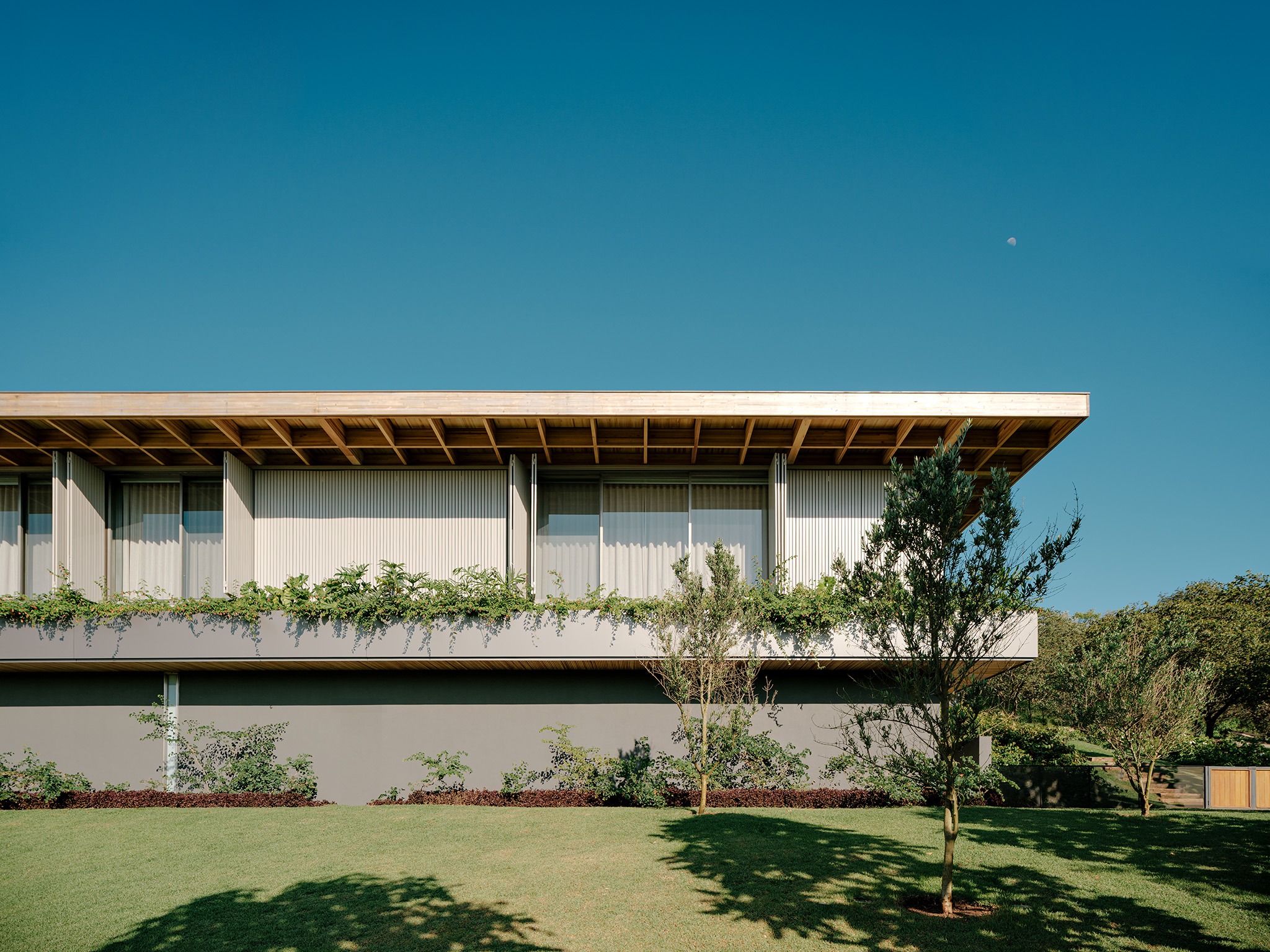 "Casa Colmeia" by Sabella Arquitetura. Photograph by Fran Parente. 