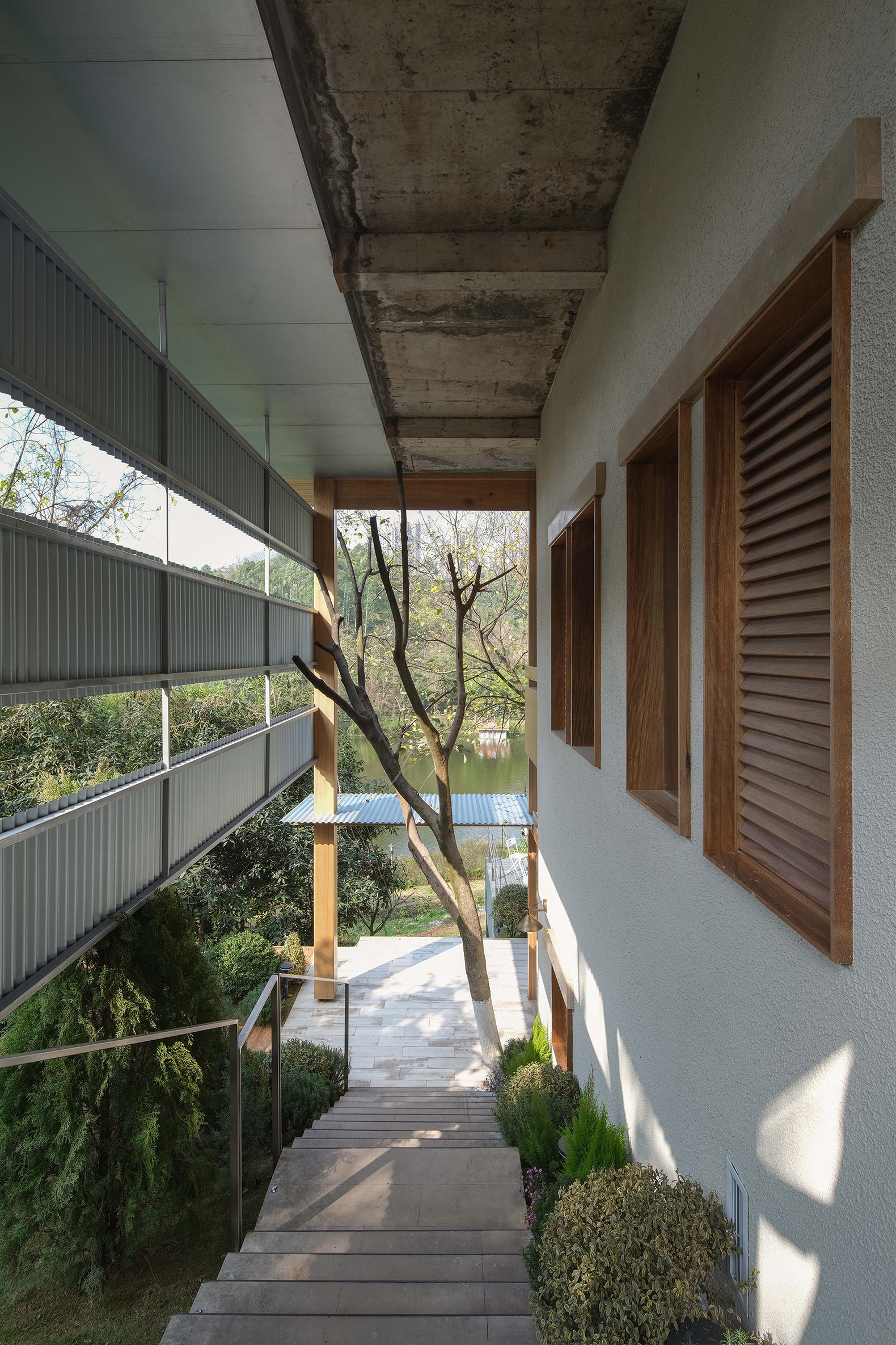 LAGO Italian Family Kitchen by vari architects. Photograph by Zhu Wenqiao.