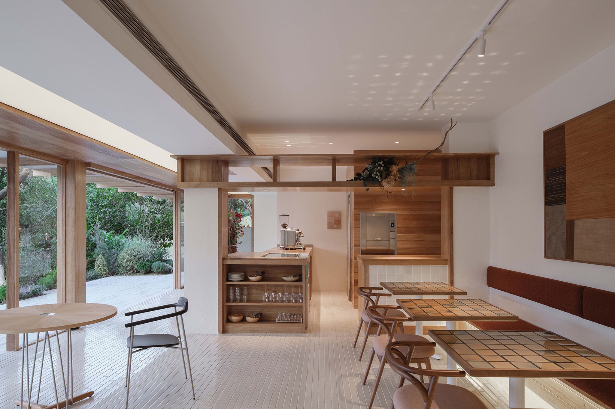 LAGO Italian Family Kitchen by vari architects. Photograph by Zhu Wenqiao.