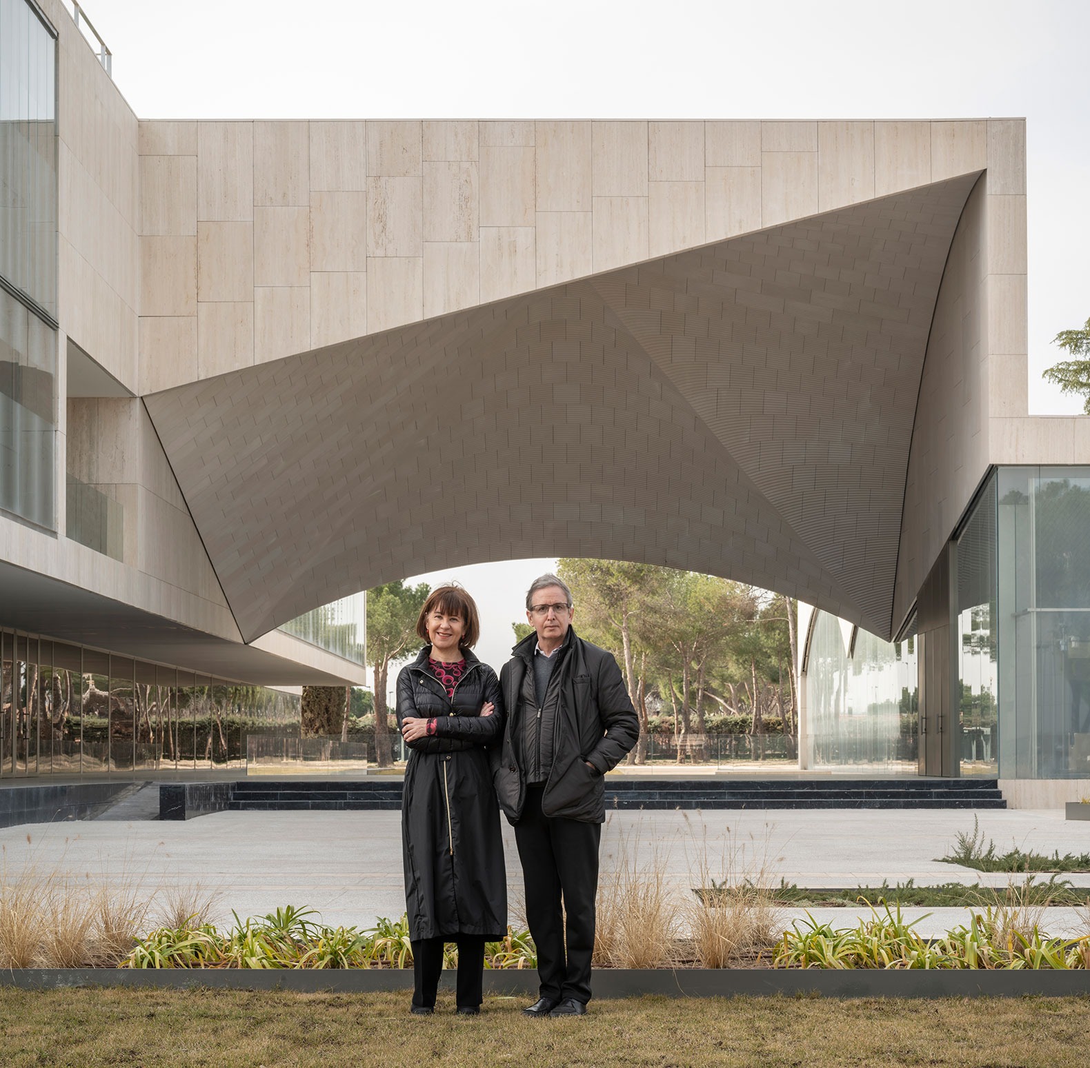 Sol Madridejos -left- will chair the jury for the fourth edition of the APE Grupo Architecture Awards; Juan Carlos Sancho is on the right. The APE Grupo Architecture Awards have opened the call for entries for their fourth edition, seeking to recognize projects featuring ceramic materials.