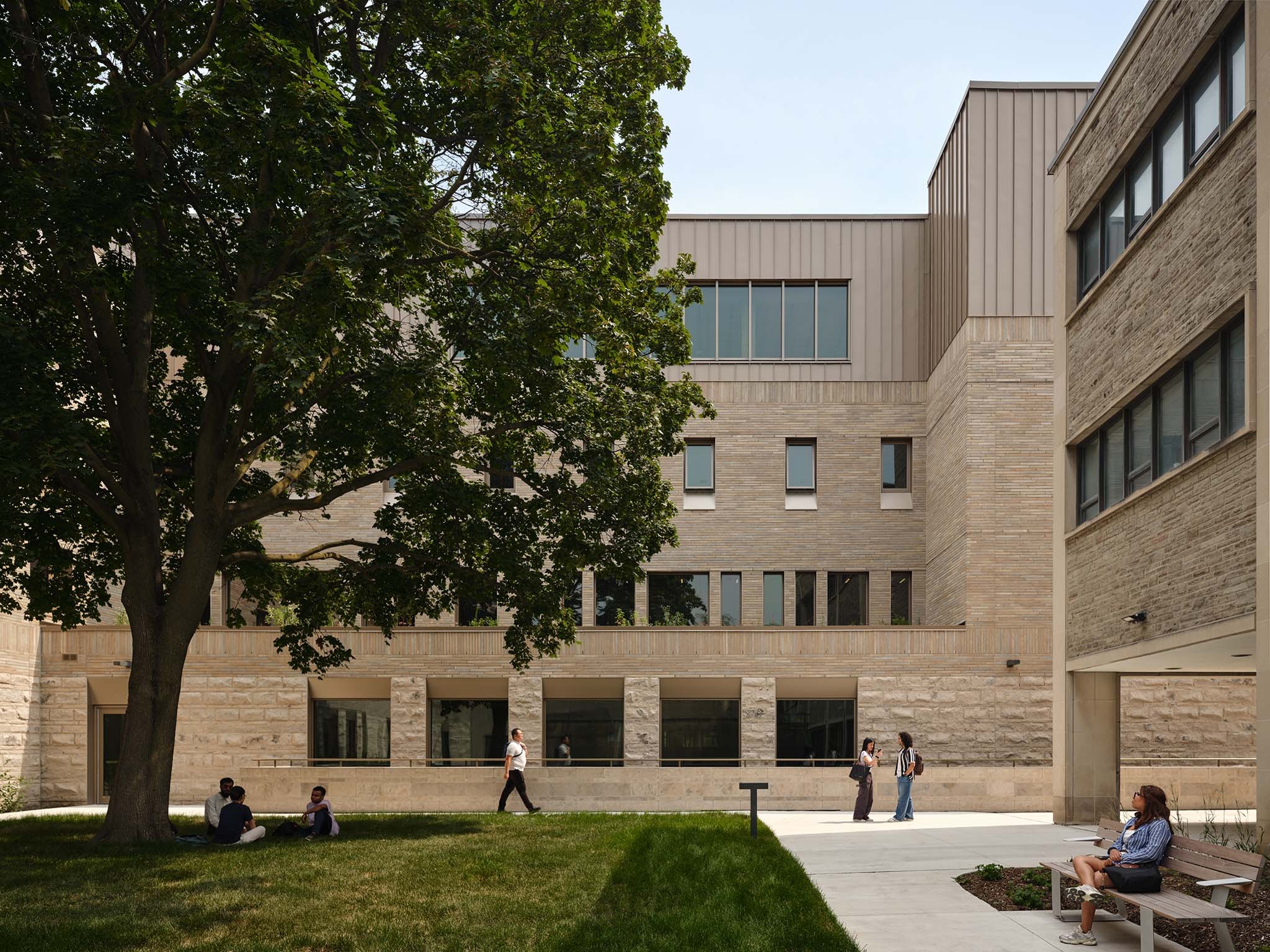 Centro de Sostenibilidad Lawson de Trinity College por Mecanoo + RDHA. Fotografía por Doublespace Photography.