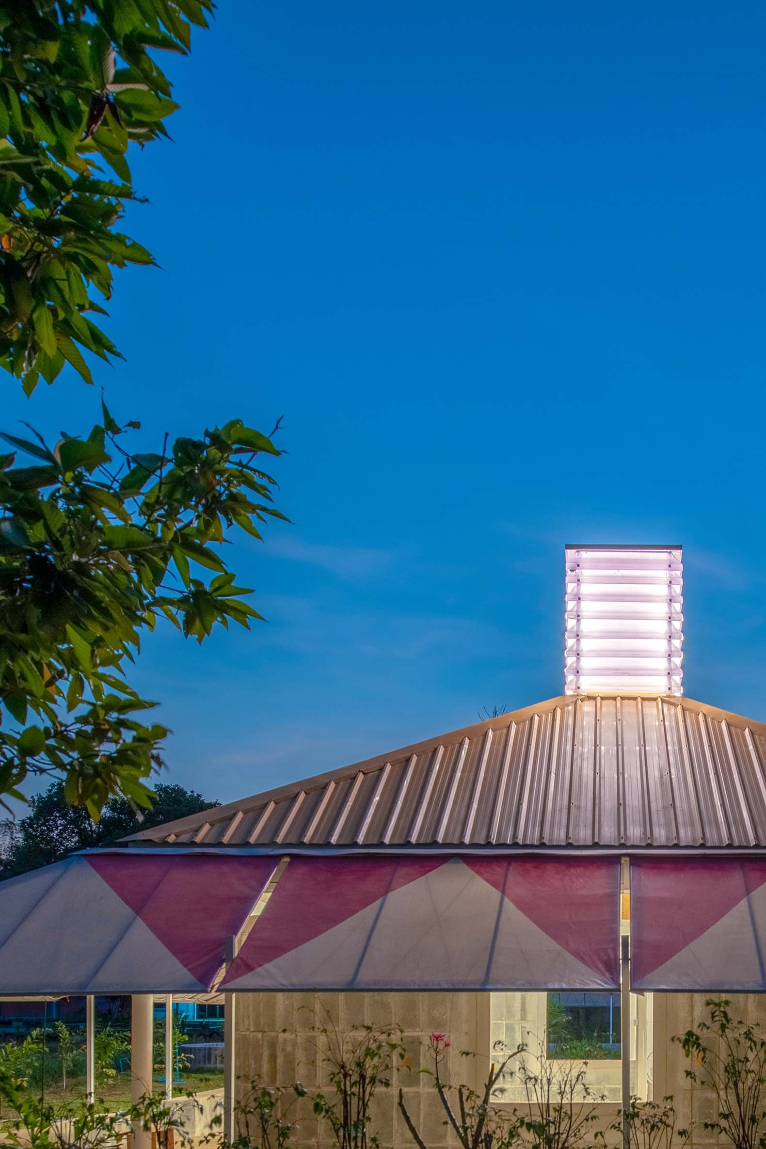 Bang Nong Saeng Kindergarten by Sarquella Torres Architects. Photograph by Beer Singnoi.
