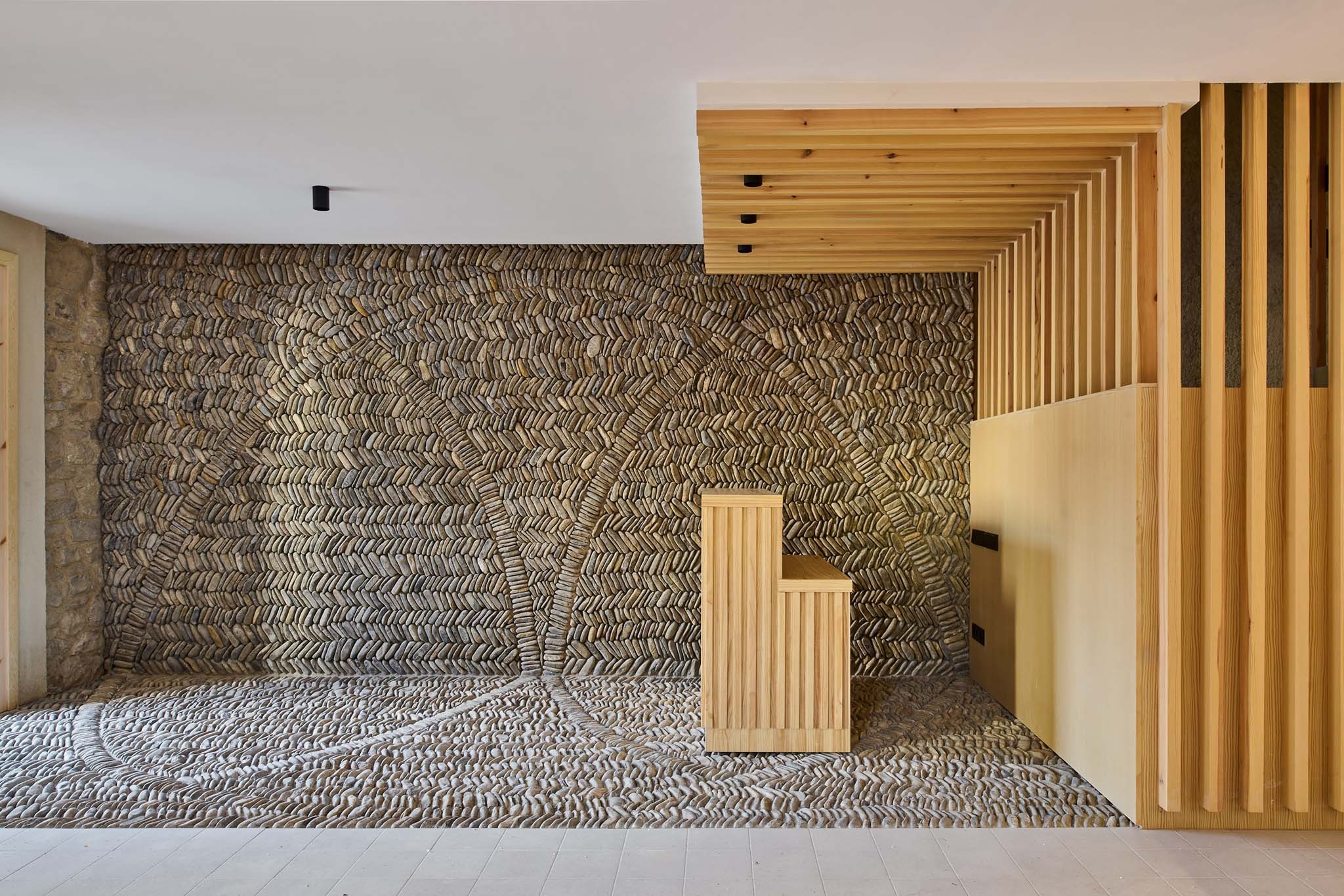 Hotel in Sigüés by Sebastián Arquitectos. Photograph by Iñaki Bergera.