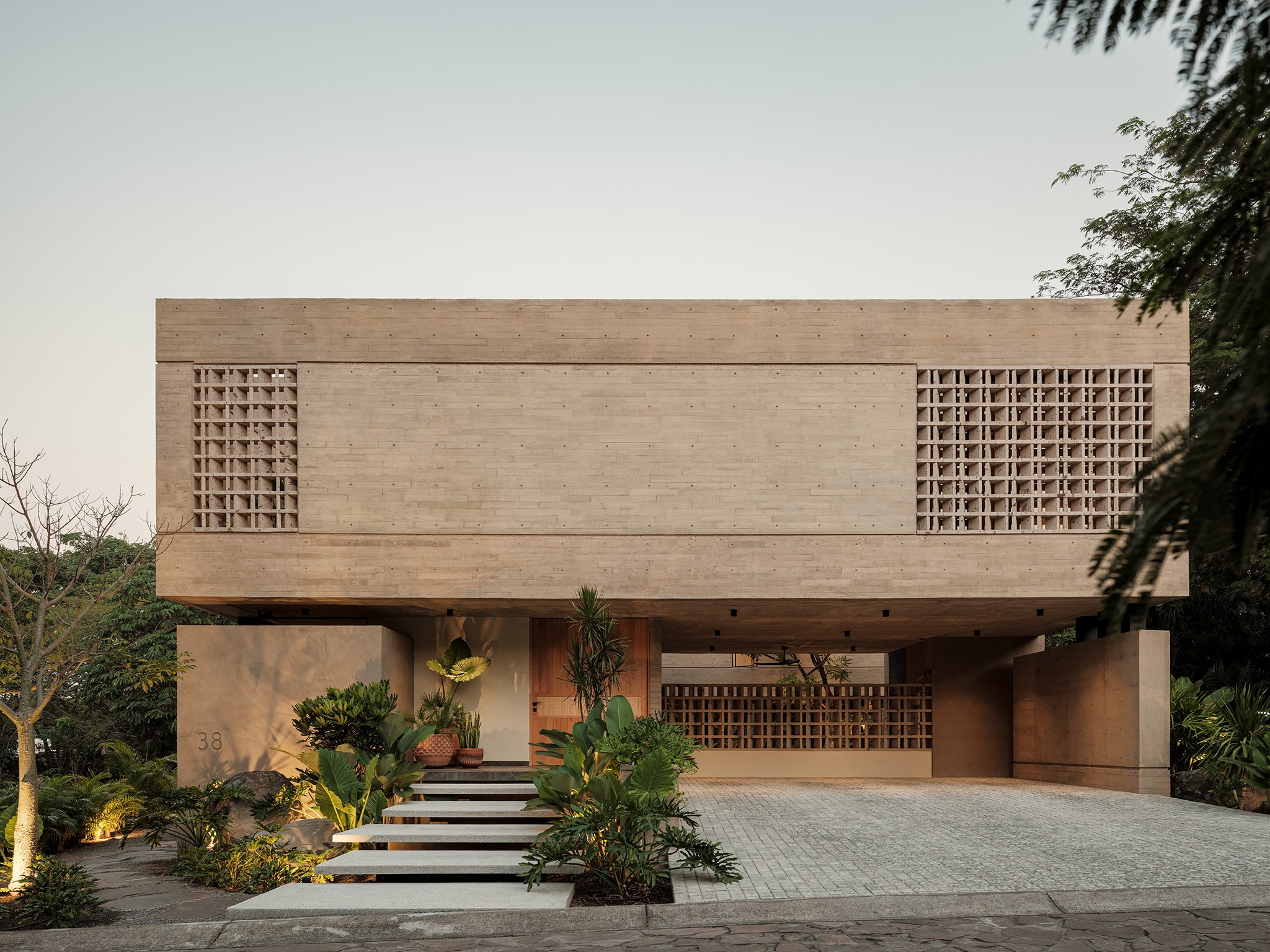 Casa Akina by Di Frenna Arquitectos. Photograph by Lorena Darquea.