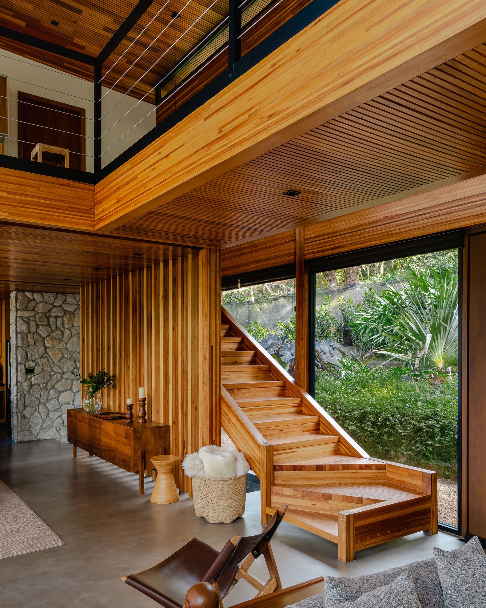 Casa Pinhal por Cornetta Arquitetura. Fotografía por Manuel Sá.