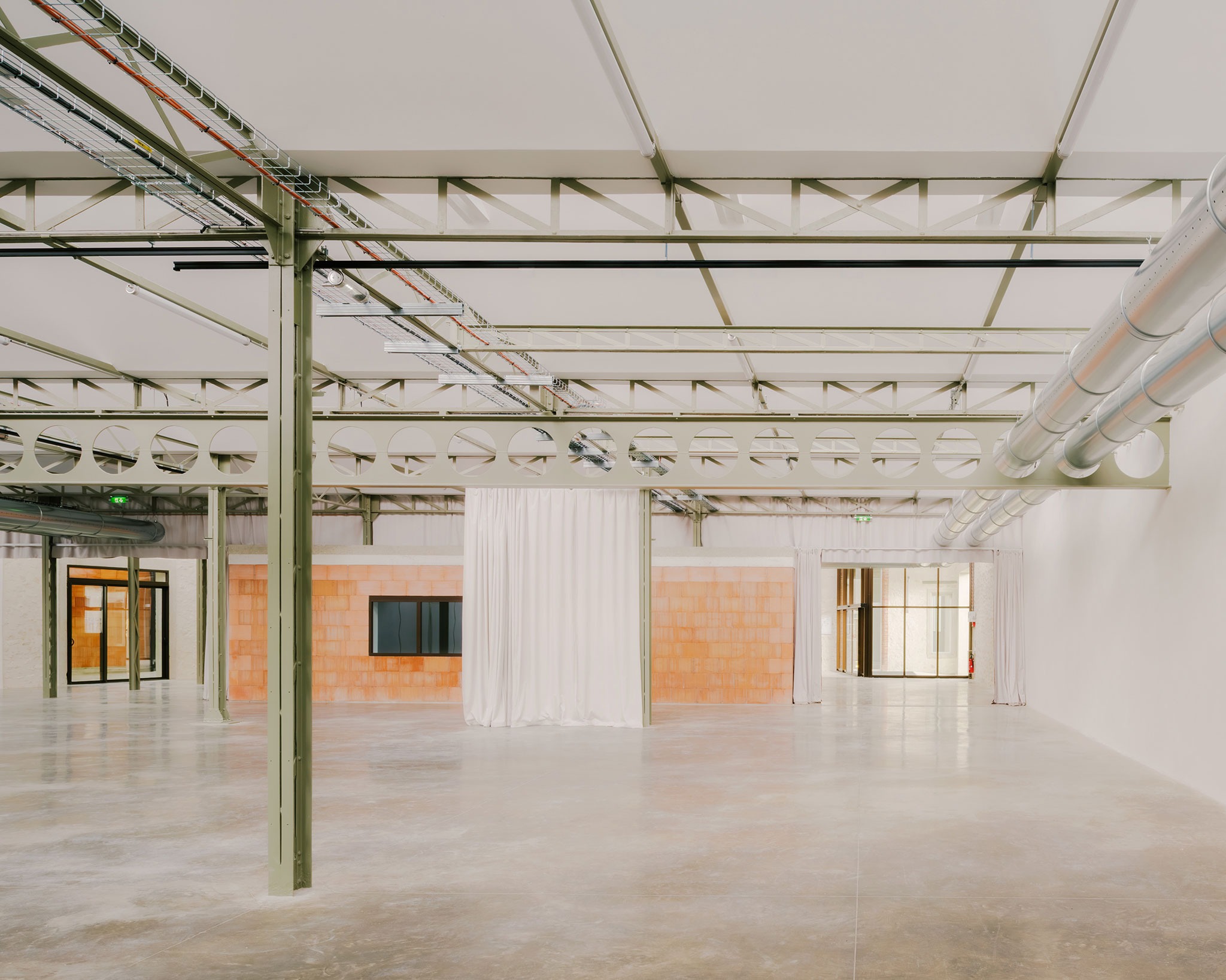 Bernie Hall, Centro de artes digitales. Fotografía de Maxime Verret.