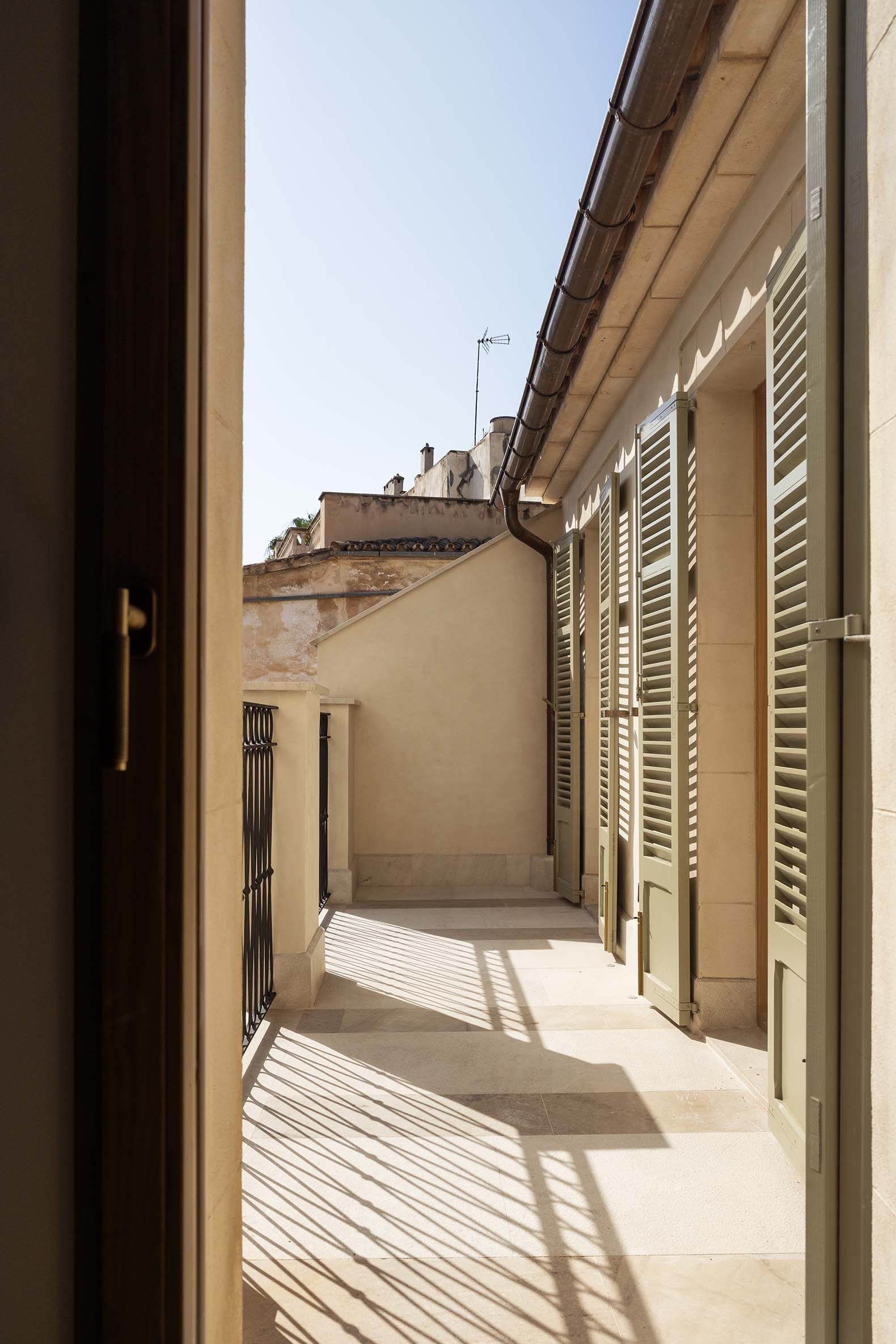 Pelleteria por GRAS Reynés Arquitectos. Fotografía por Rosario Kuri.