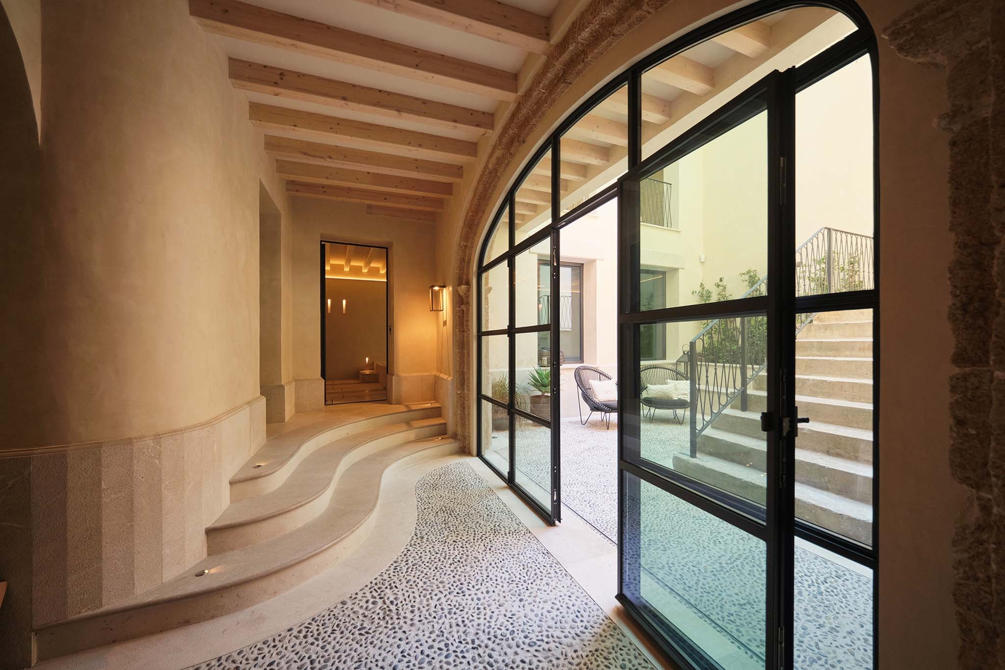 Pelleteria por GRAS Reynés Arquitectos. Fotografía por Nando Esteva.
