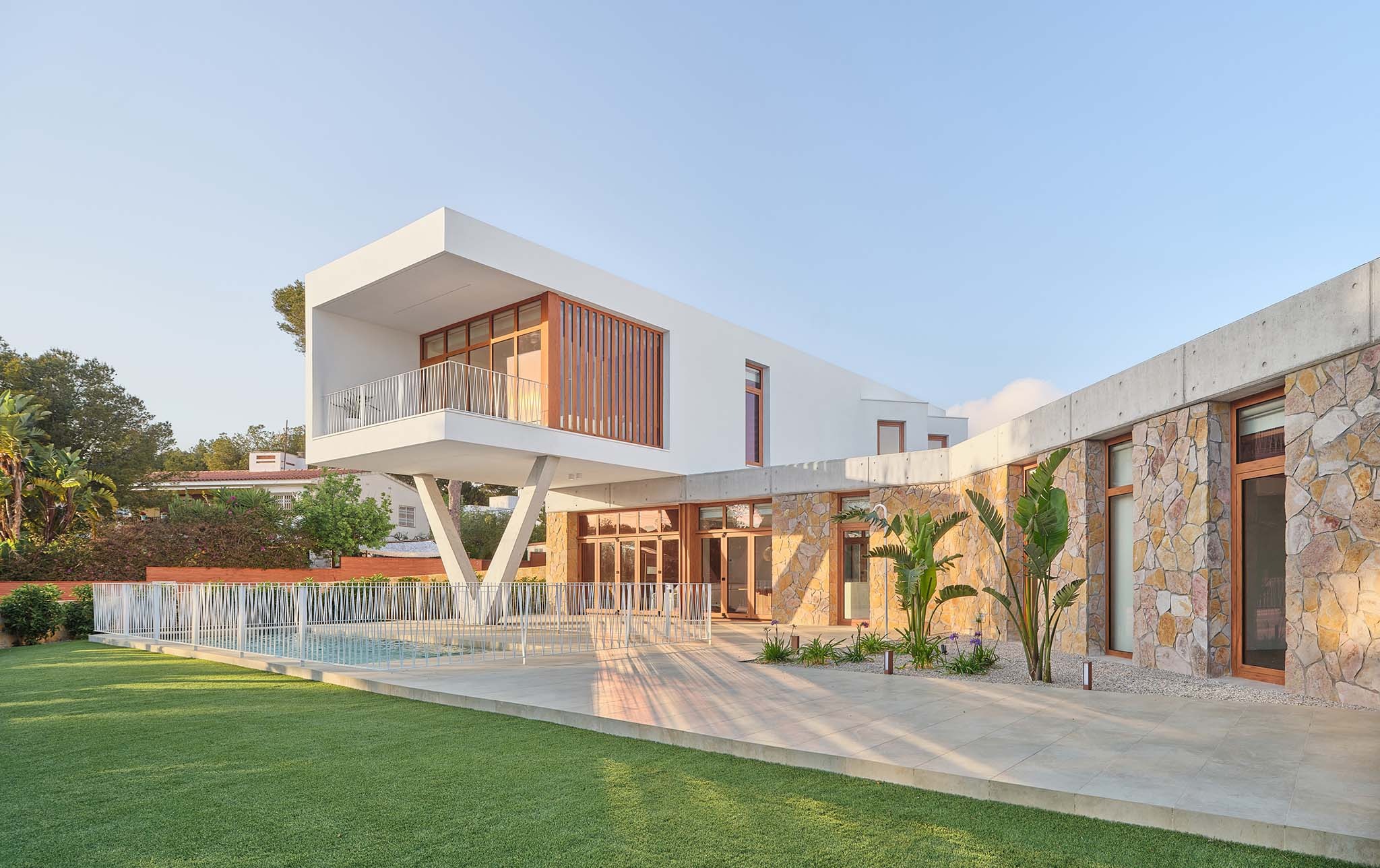 Casa Maridia por Guillem Carrera. Fotografía por Adrià Goula.