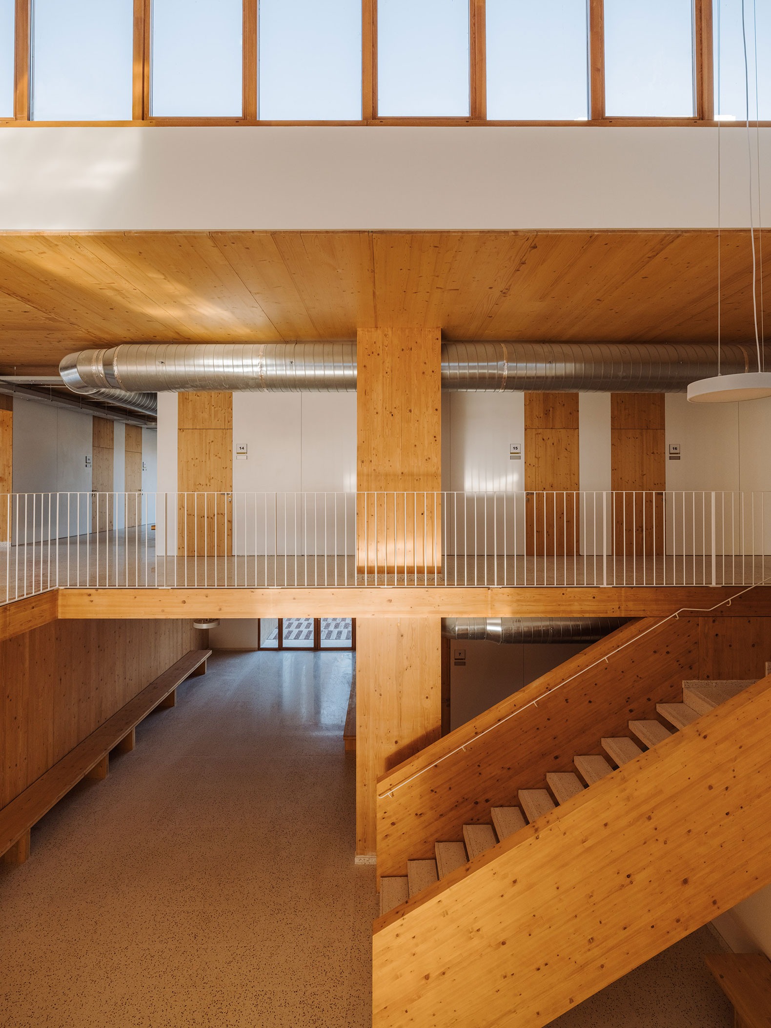 Centro de salud Son Ferriol por Laboqueria Arquitectura + Munarq. Fotografía por Ricard López.
