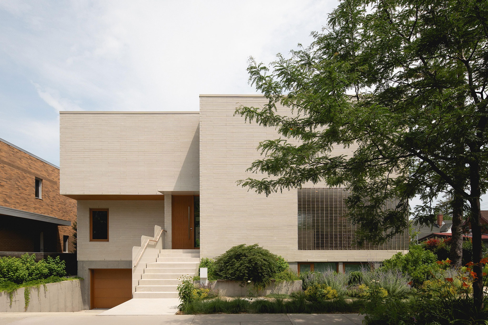 "The Lens" by MU Architecture. Photograph by Raphaël Thibodeau.