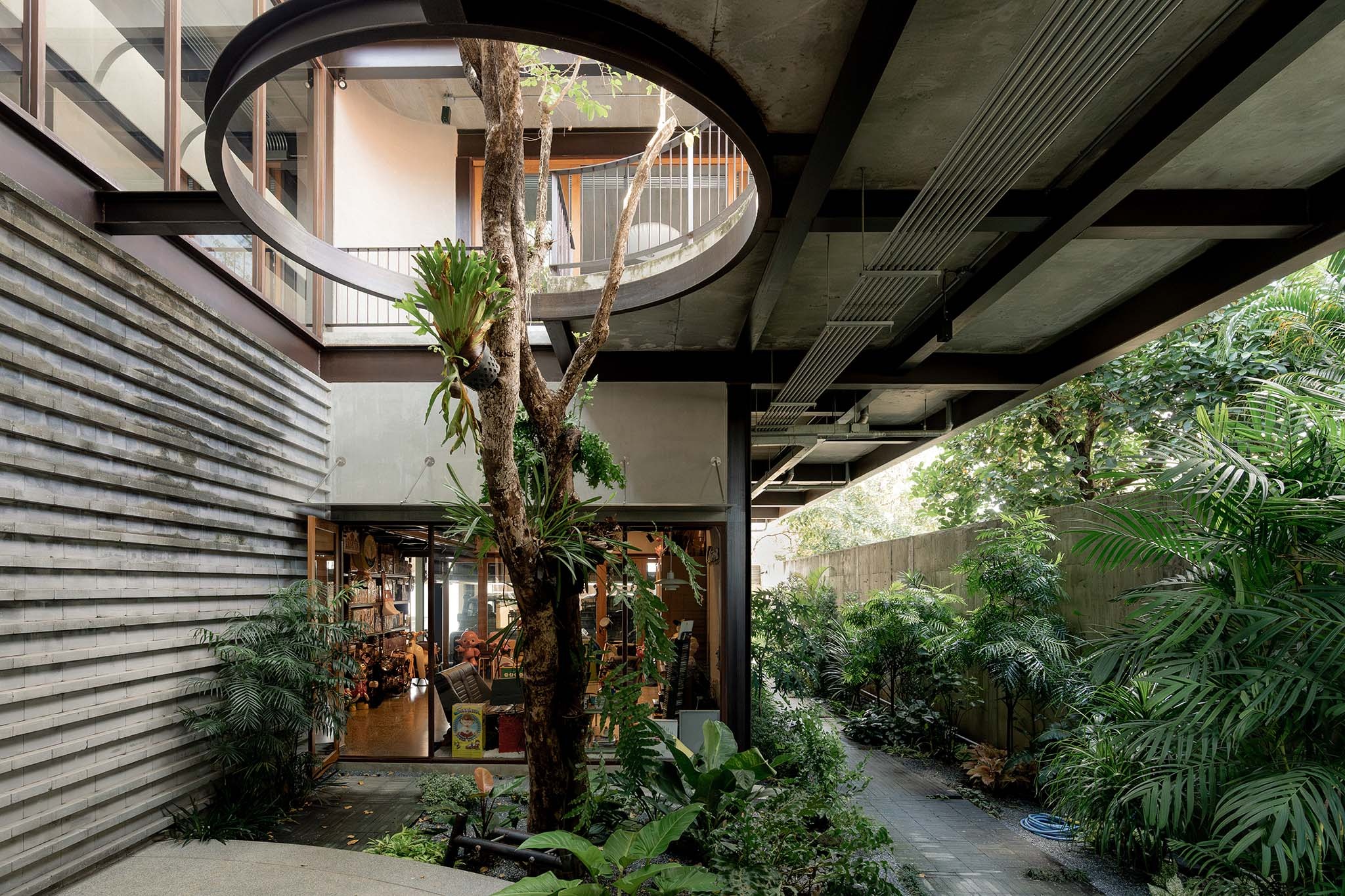 H168 House by Only Human. Photograph by Chayaluck Peechapat.