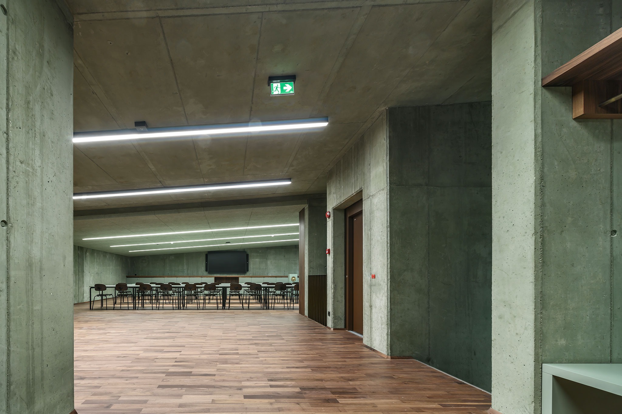 Centro de Protección Civil por Roland Baldi Architects. Fotografía por Oskar Da Riz.