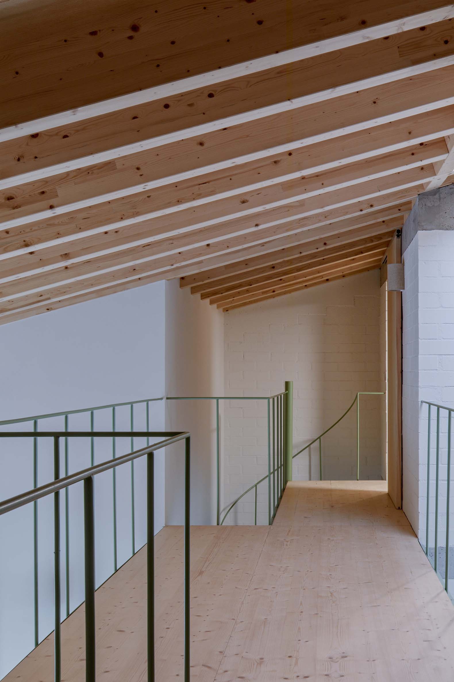 LX House by SAU Taller d'Arquitectura. Photograph by Andrés Flajszer.