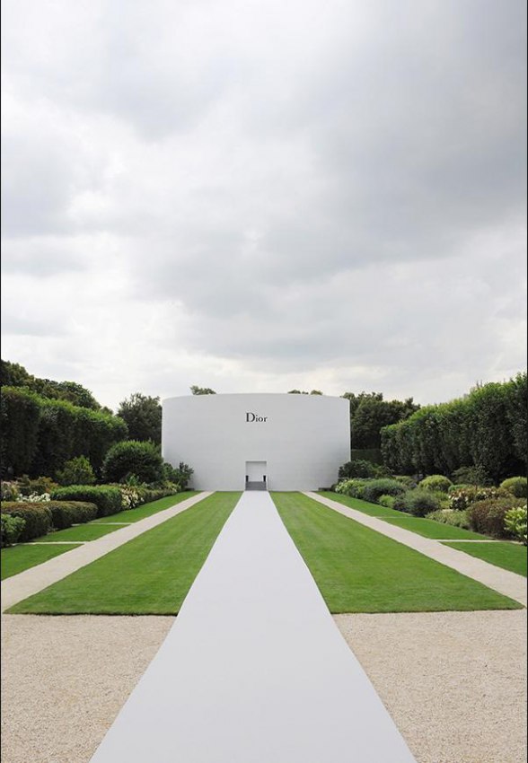 The Dior couture Autumn-Winter 2014-15 collection show | The Strength ...