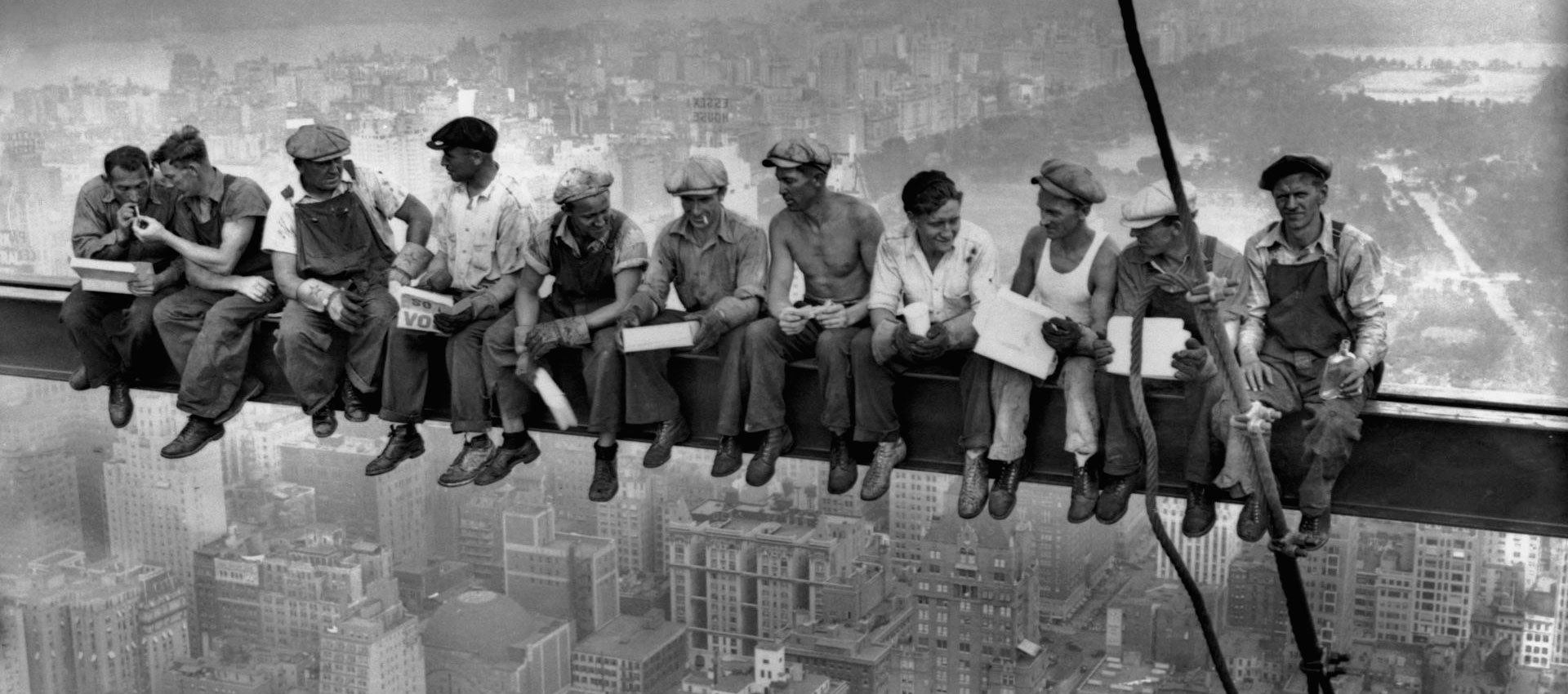 Almuerzo en lo alto del rascacielos: La historia de la foto de 1932