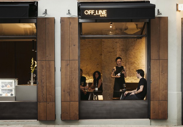 OFF LINE Specialty Coffee by Ramón Esteve Estudio. Photograph by Alfonso Calza