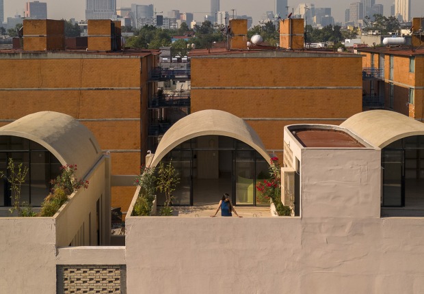 Mariano Azuela 194 by Bloqe Arquitectura. Photograph by Pavelin
