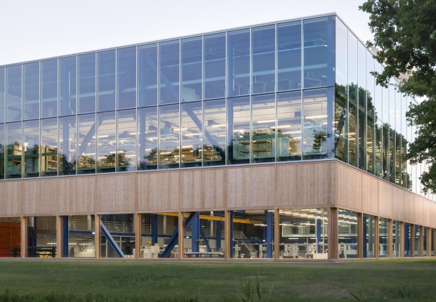 Cubo por Civic Architects y VDNDP. Fotografía por Stijn Bollaert