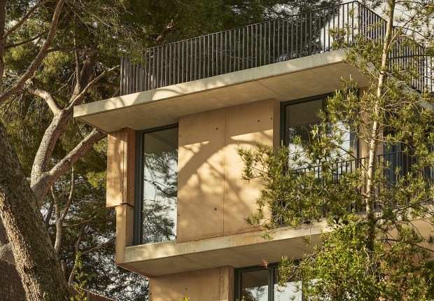 Casa en Cala Tamarit por Raúl Sánchez. Fotografía por David Zarzoso 