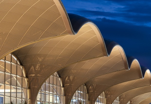 Aeropuerto Internacional Techo por Foster + Partners. Fotografía por Nigel Young