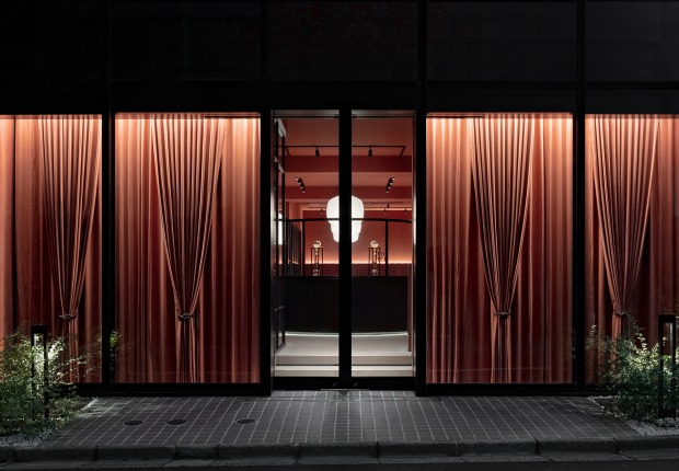 «HRMT Stage» por Nendo. Fotografía por Takumi Ota