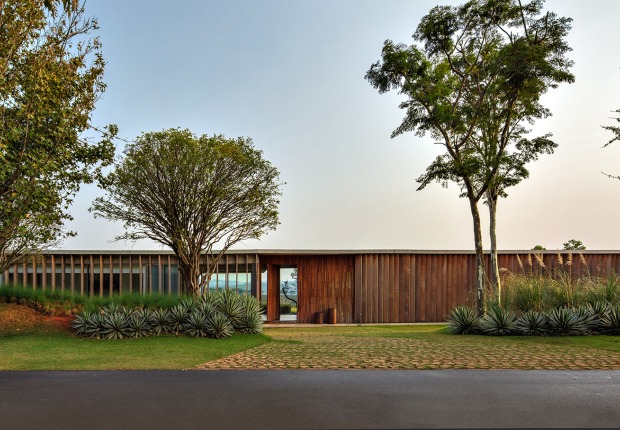 Casa Baroneza por Sabella Arquitetura. Fotografía por Nelson Kon