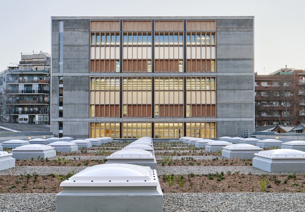 CEM Espronceda by BB Arquitectes + conxita balcells. Photograph by José Hevia