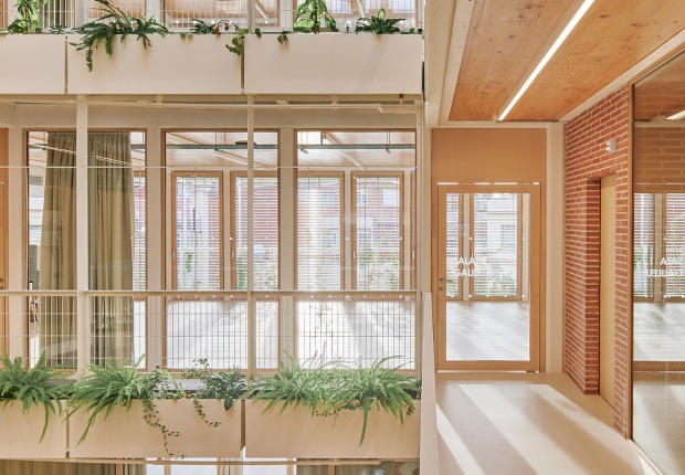 Sants Social Centre by Laos Arquitectura + Mercè Zazurca Codolà + César Sánchez Medrano. Photograph by Jose Hevia