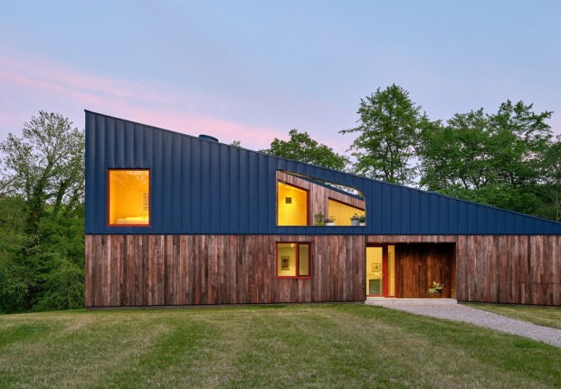 Casa del río por WORKac. Fotografía de Bruce Damonte