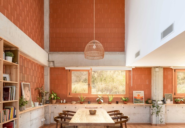Casa Arlo por Luis Royon Barea + Andreu Arévalo Llàcer. Fotografía por Lluís Bort