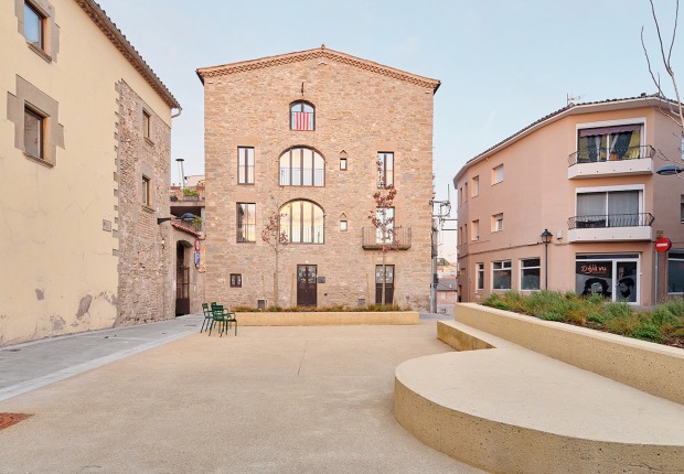 Plaza Aguilar por vora + Toni Riba. Fotografía por Adrià Goula